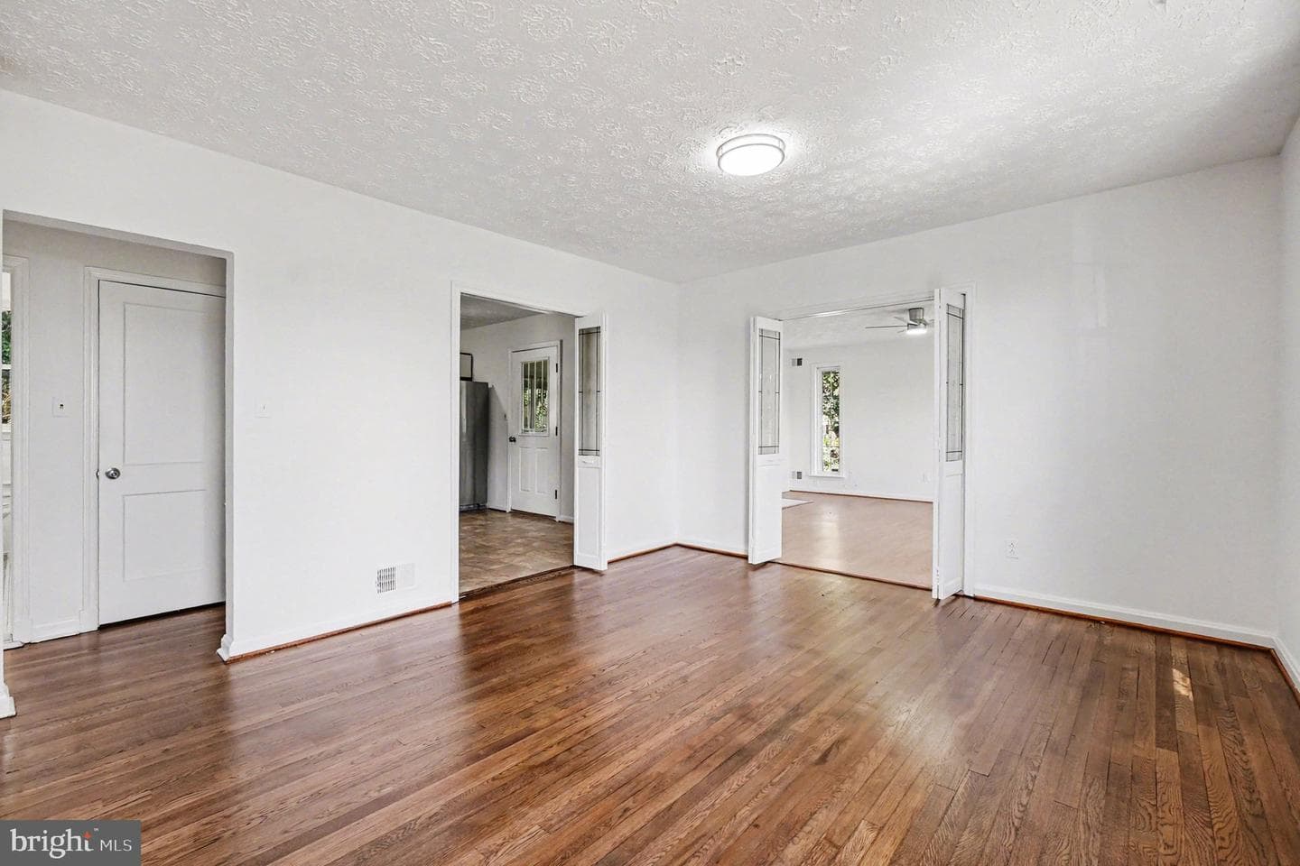 4806 Hazelwood Avenue photo 7