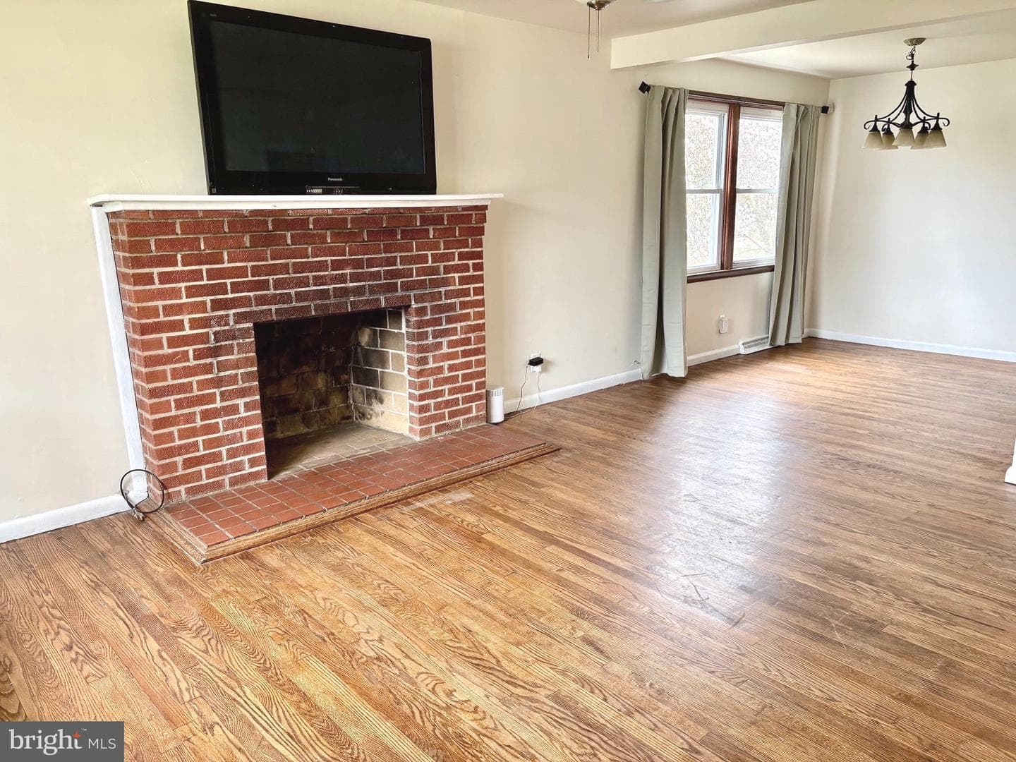 4121 5th Street photo 2