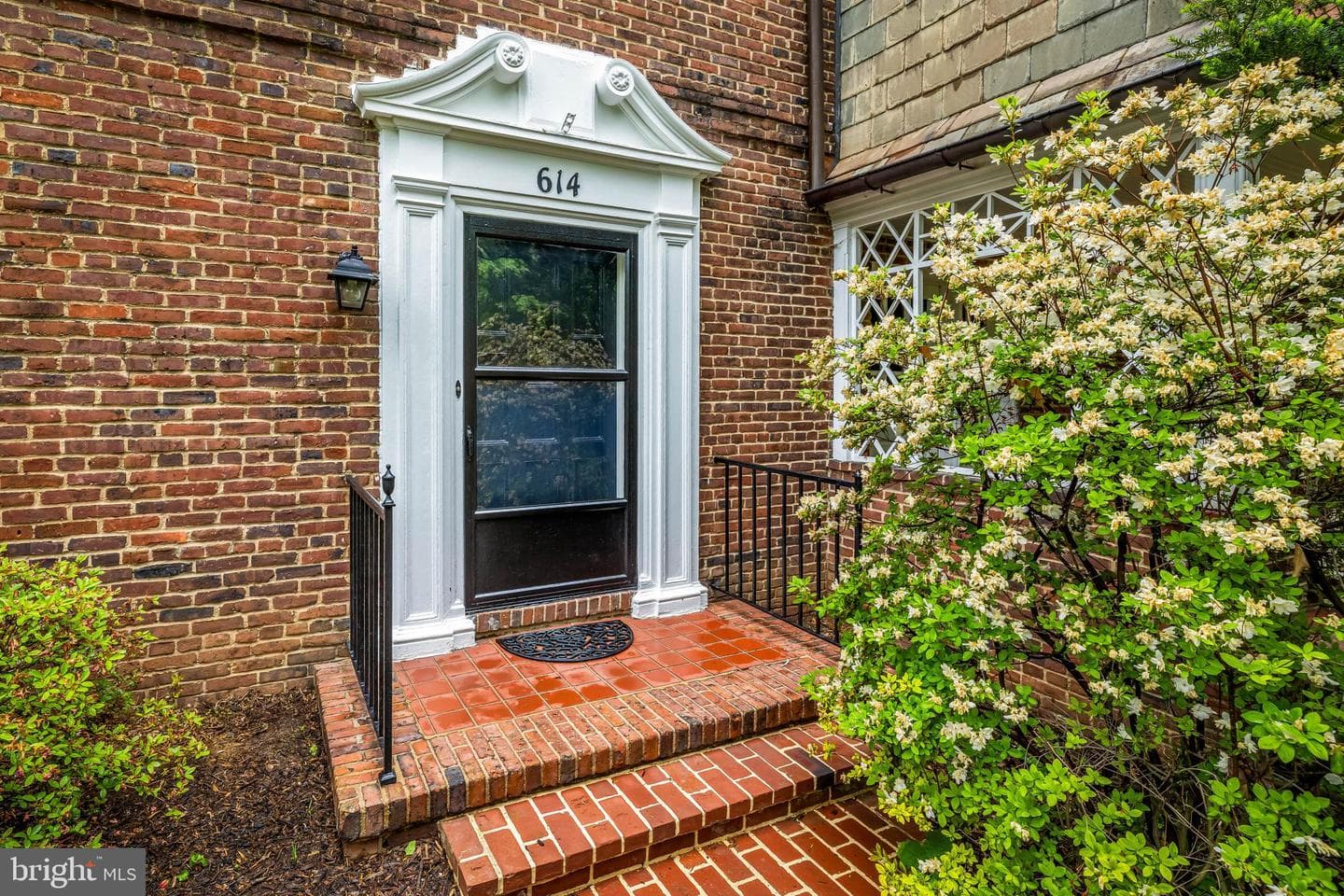 614 W University Parkway photo 4