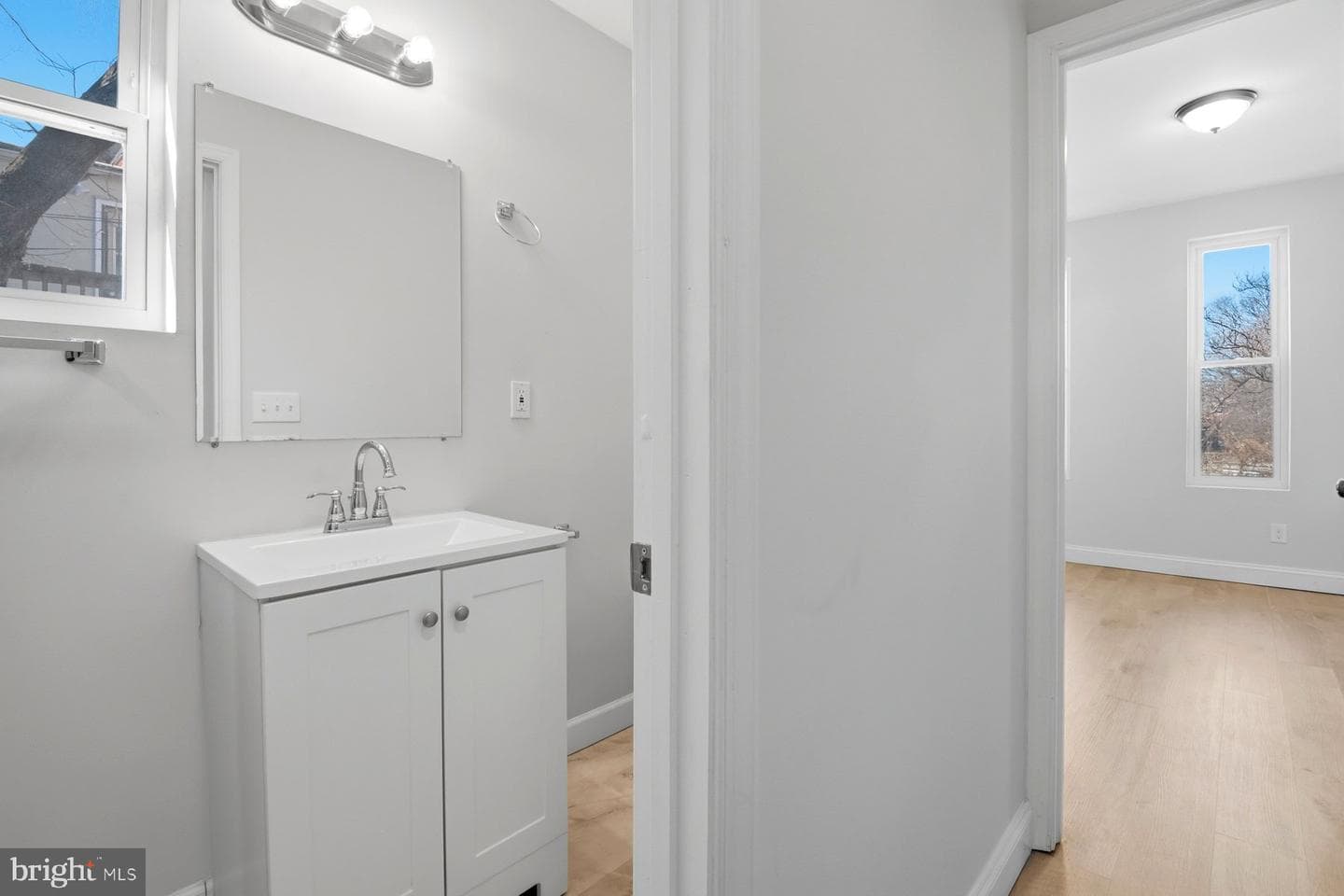 1229 W Saratoga Street photo 18
