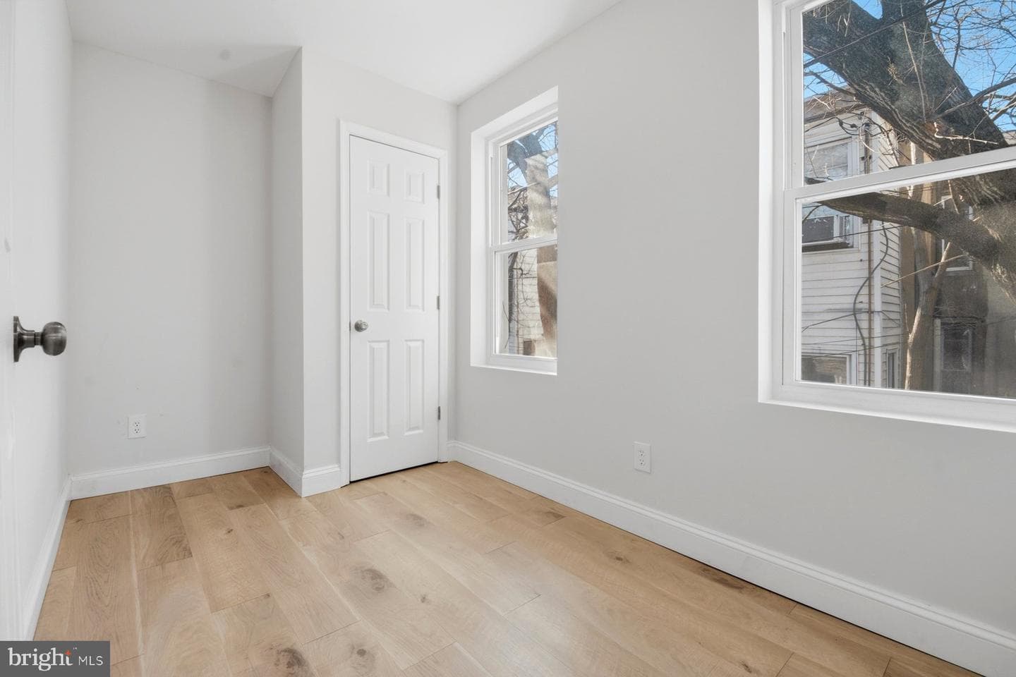 1229 W Saratoga Street photo 20