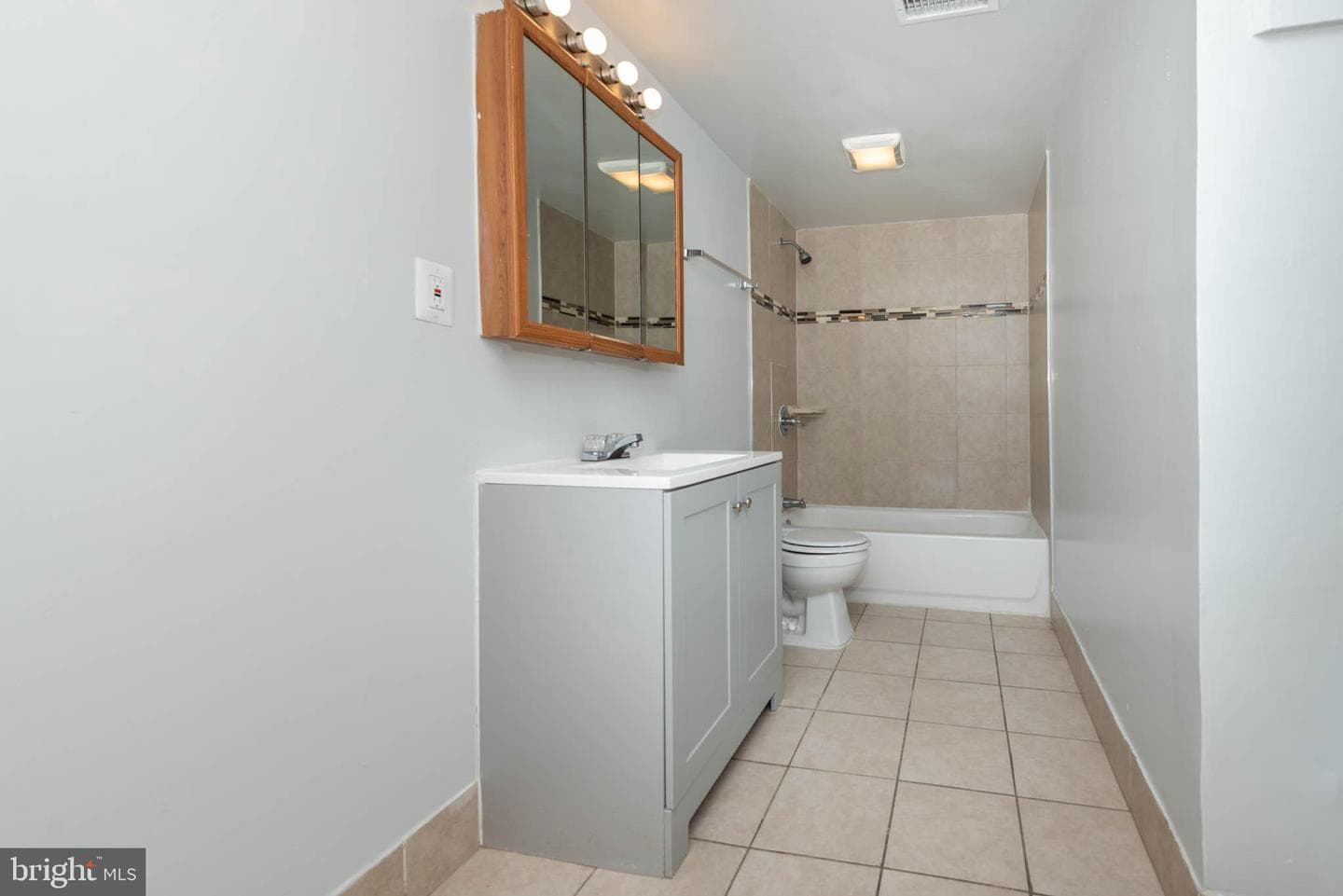1911 W Baltimore Street photo 11