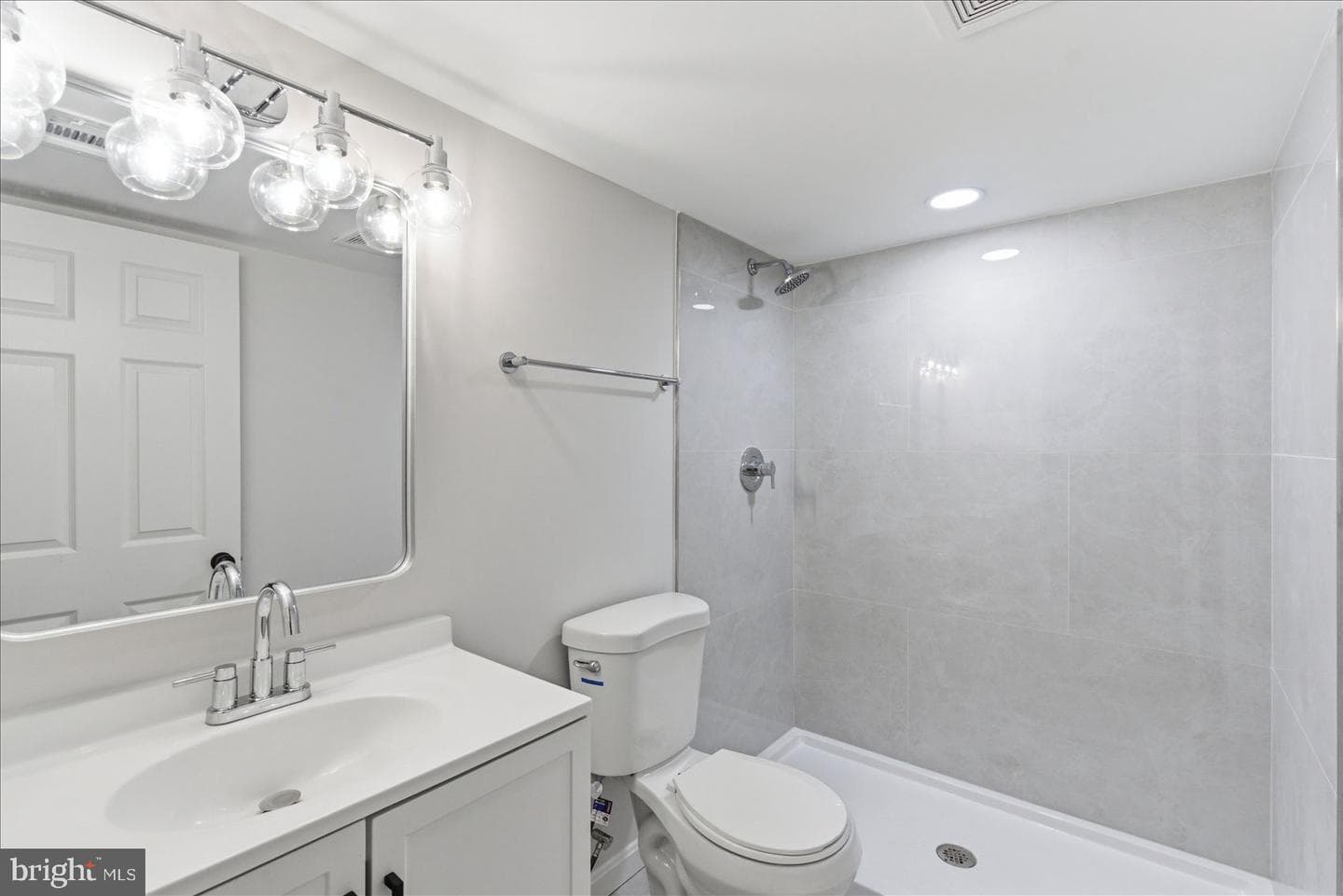 2009 Ruxton Avenue photo 18