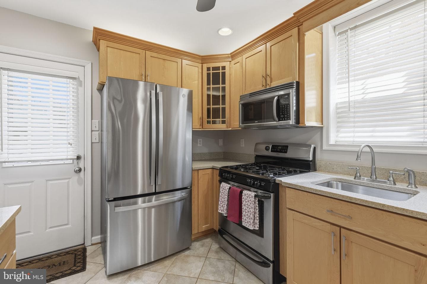 1119 S Baylis Street photo 8