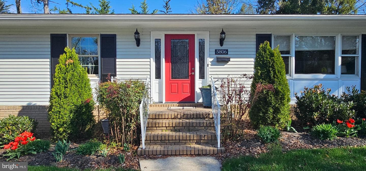 5806 N Charles Street photo 2