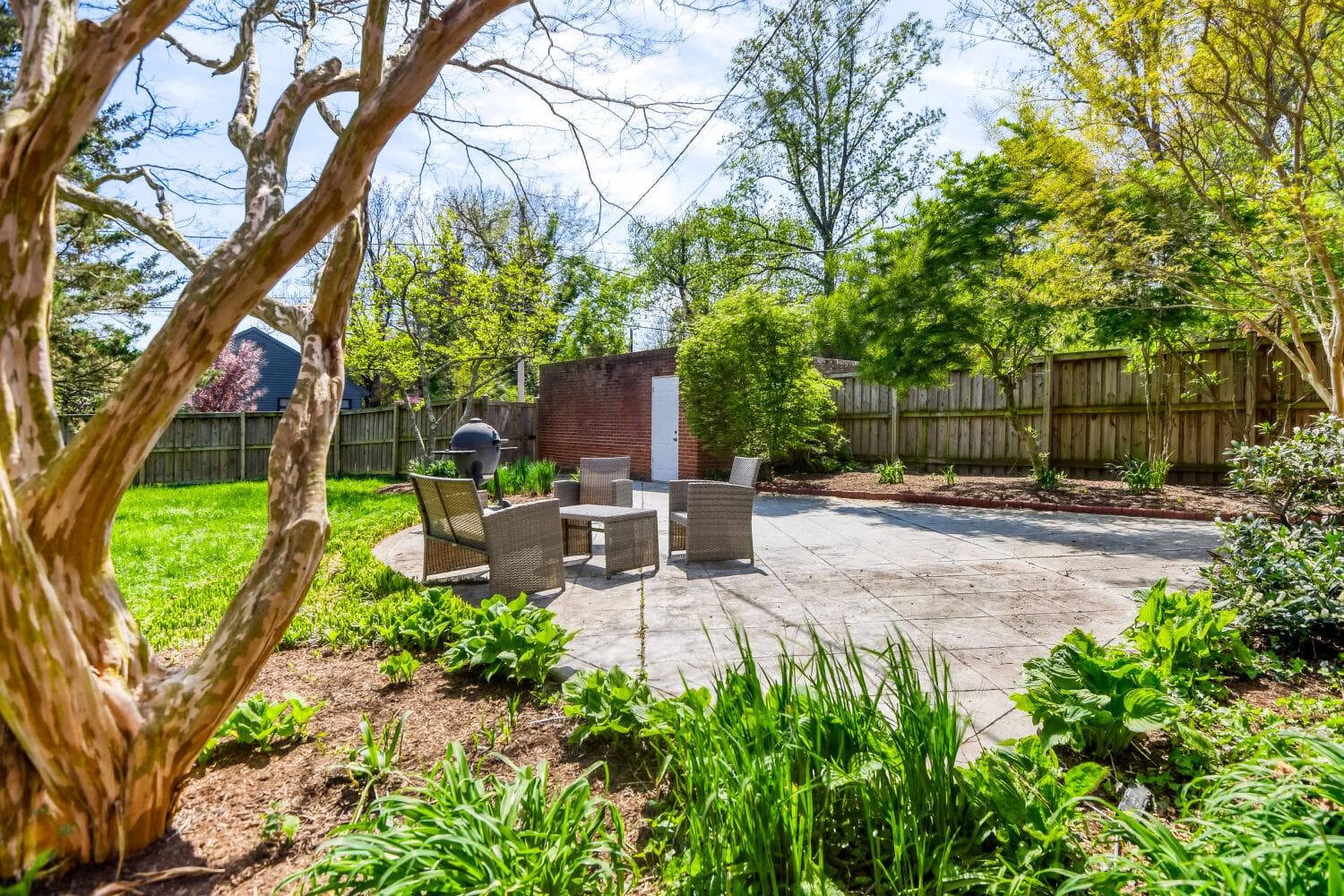 211 E Lake Avenue photo 27