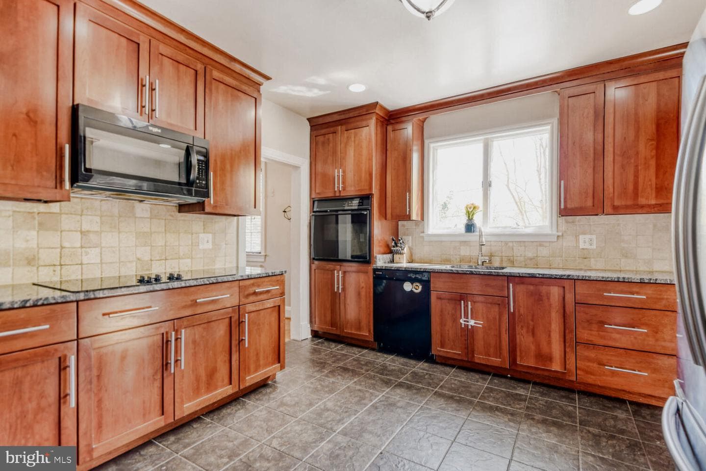 211 E Lake Avenue photo 9