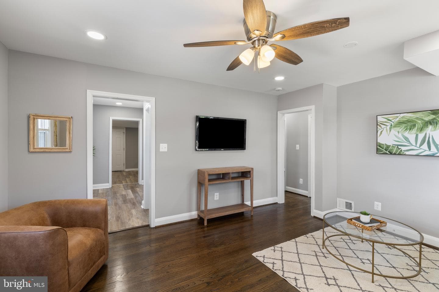 5315 Midwood Avenue photo 4