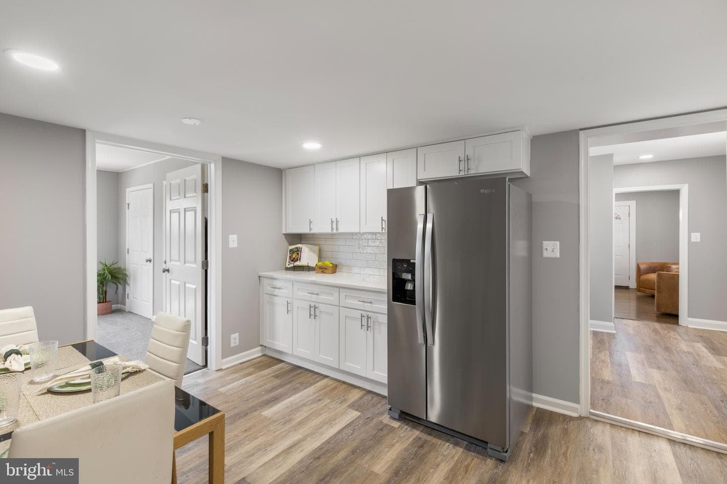 5315 Midwood Avenue photo 9