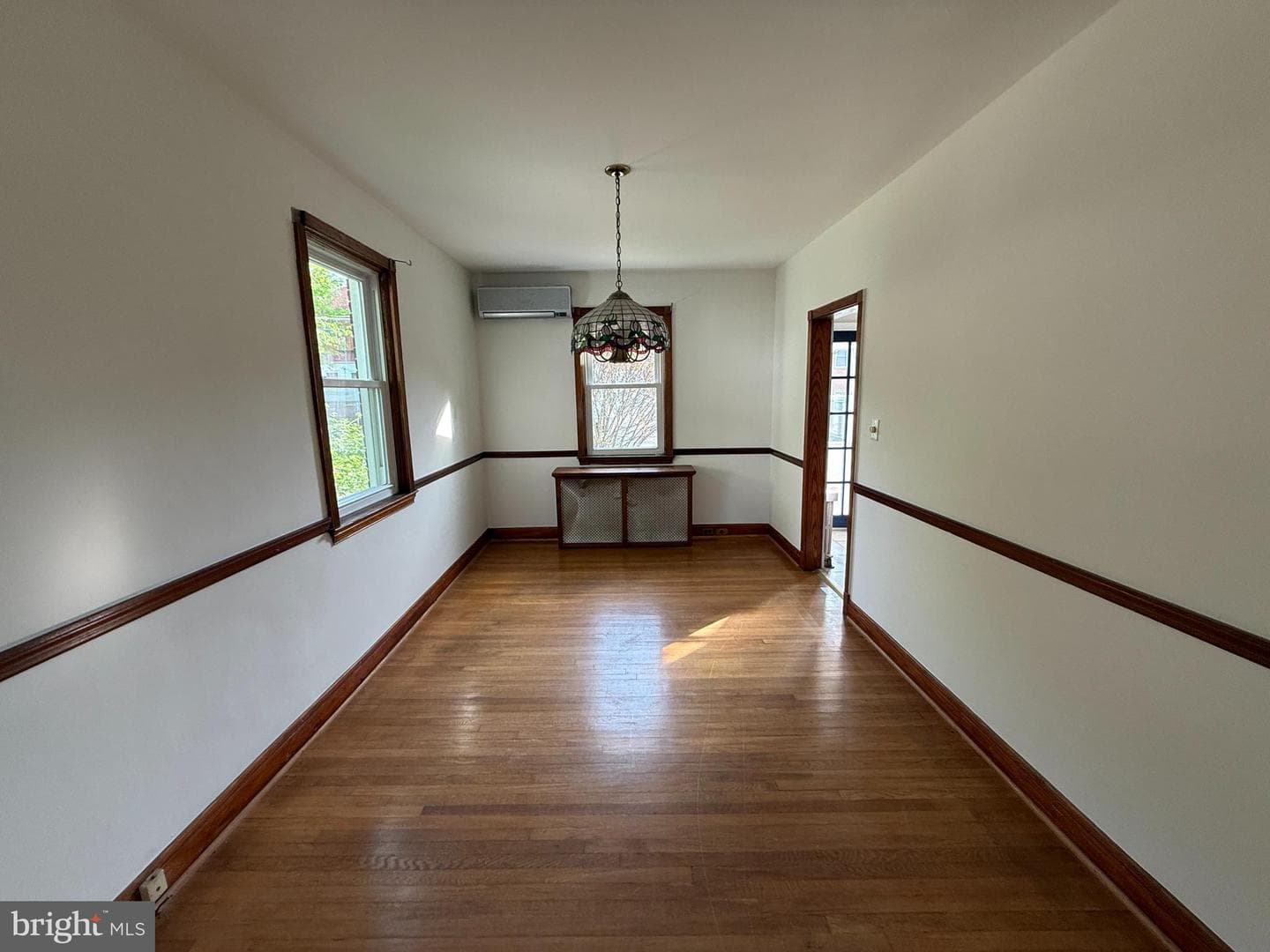 4100 Kinsway photo 9