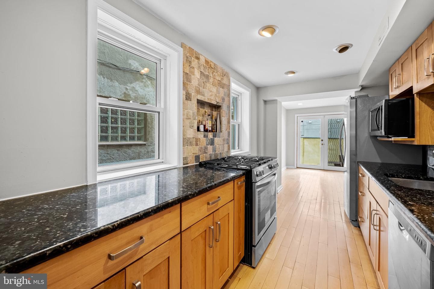 307 S Exeter Street photo 14