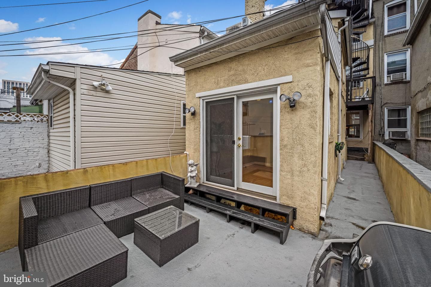 307 S Exeter Street photo 36