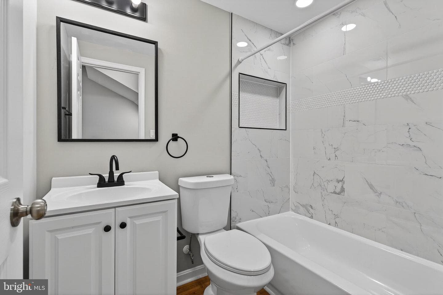 1134 N Fulton Avenue photo 15