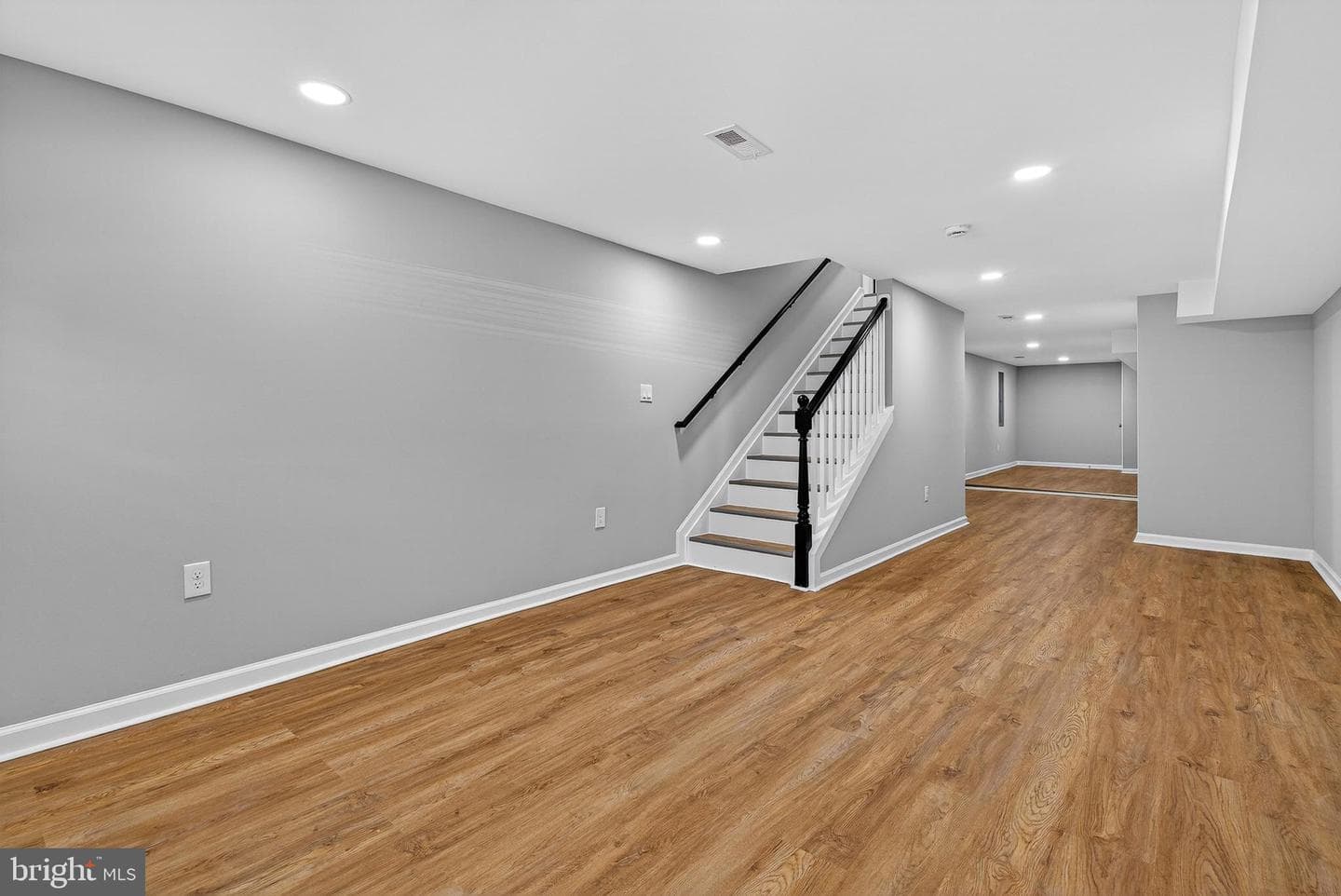 1134 N Fulton Avenue photo 9