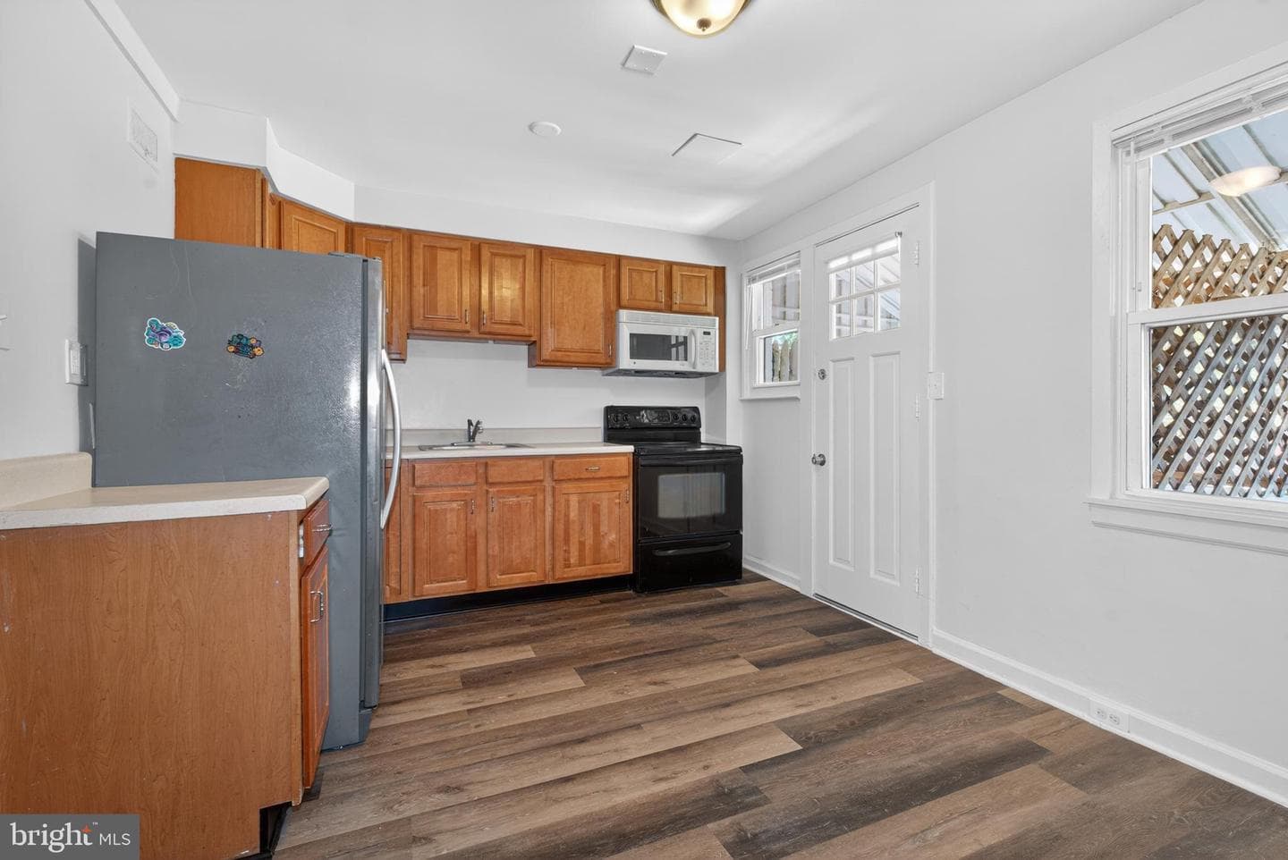3733 St Victor St. photo 10