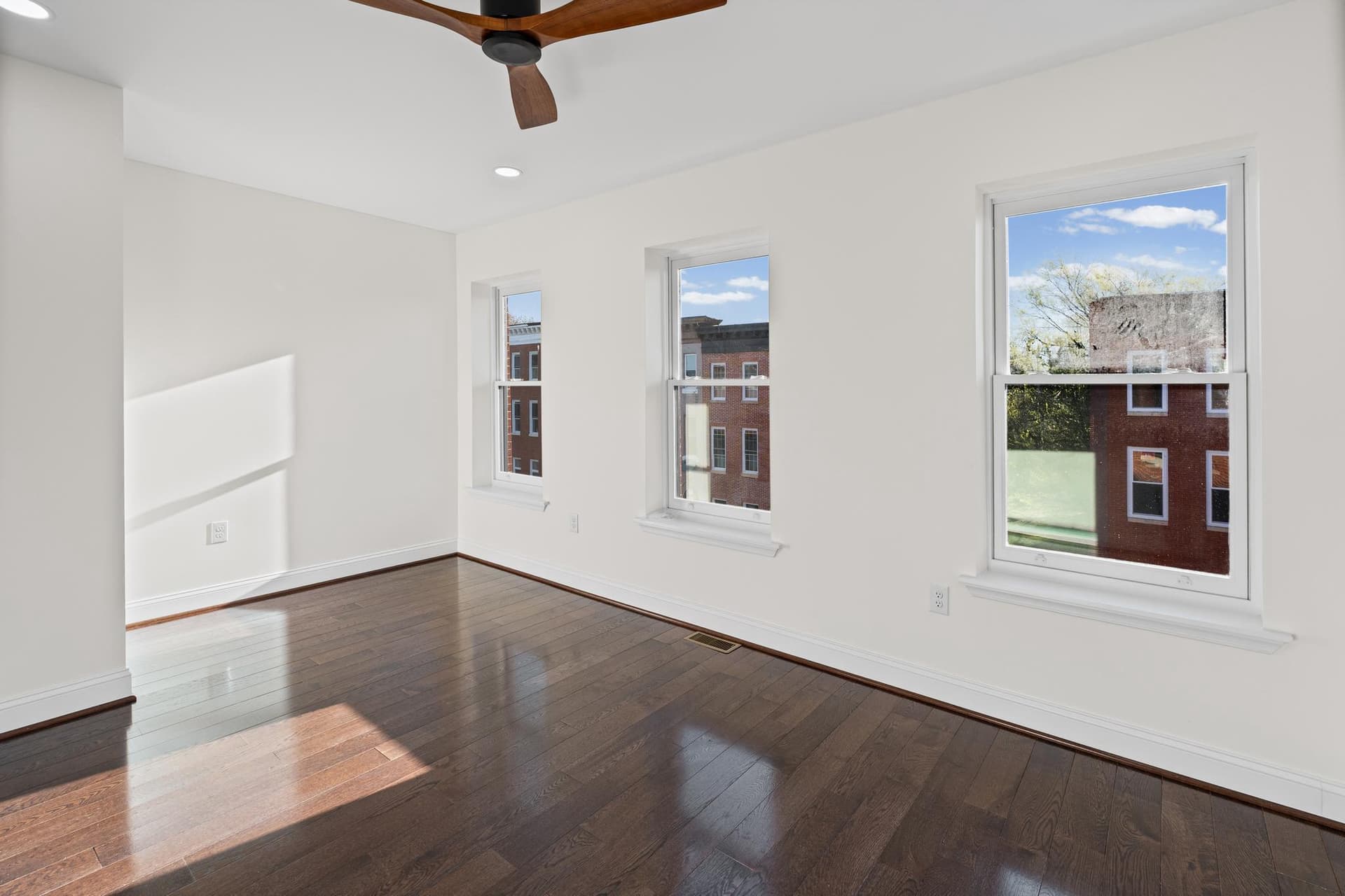 532 N Carrollton Avenue photo 23