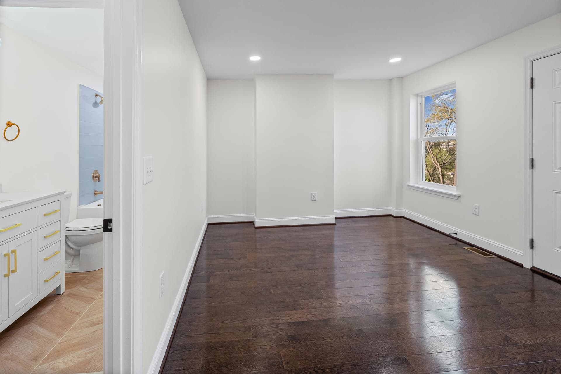 532 N Carrollton Avenue photo 9