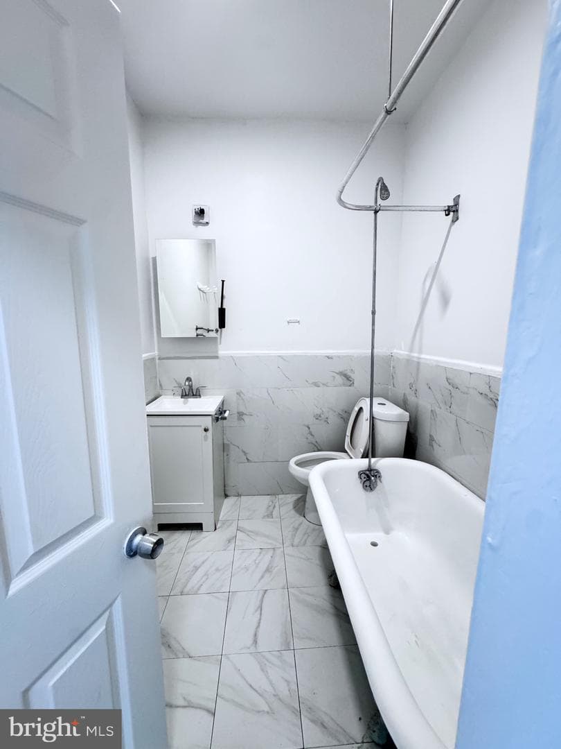 2213 Bryant Avenue photo 8