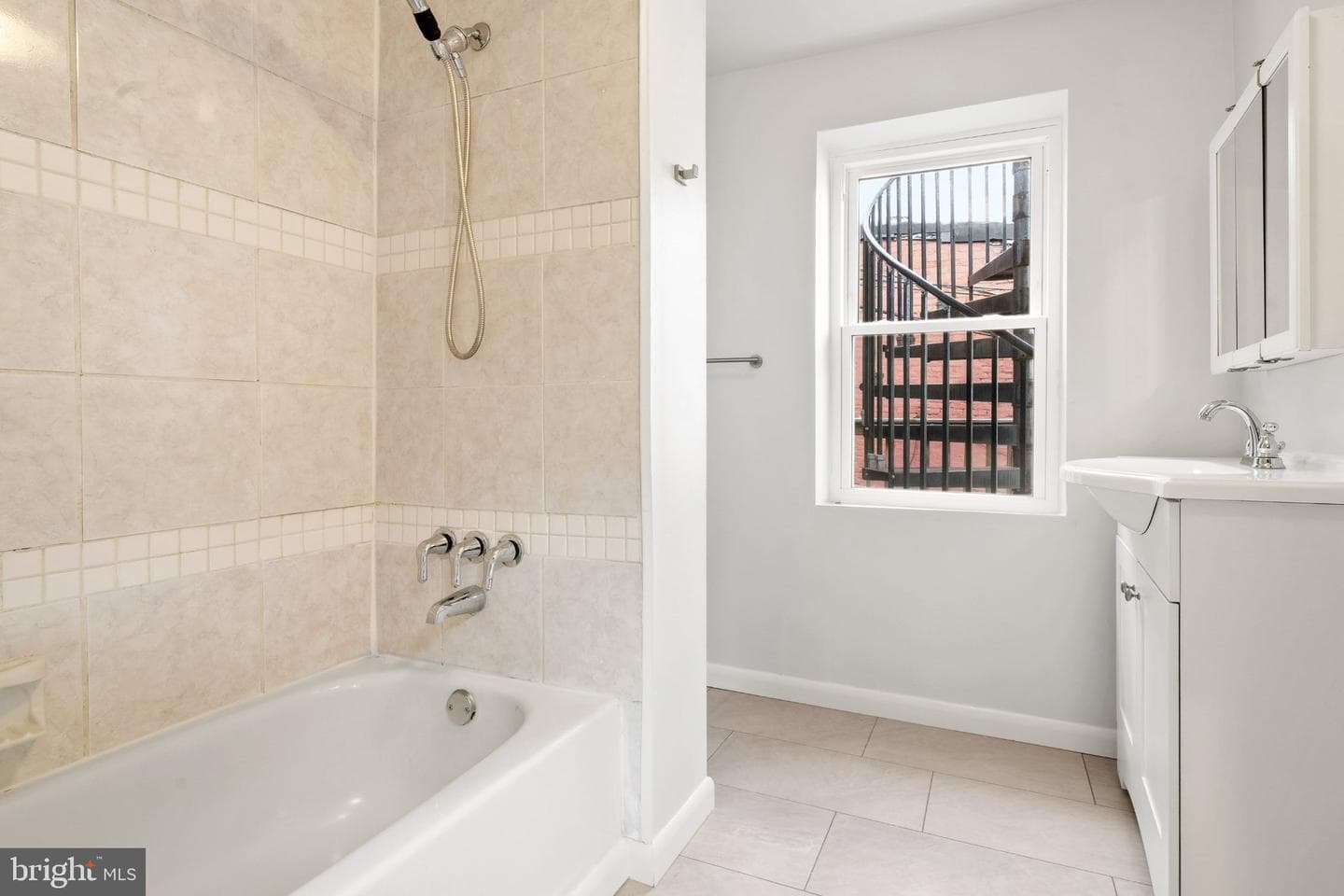 1603 S Hanover Street photo 23