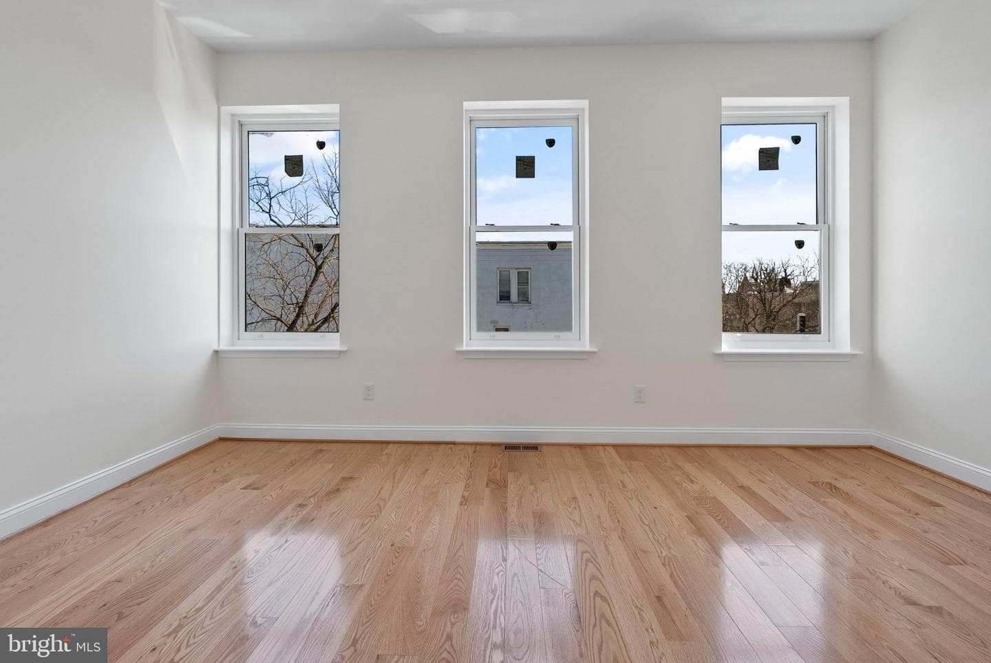 505 N Carrollton Avenue photo 9