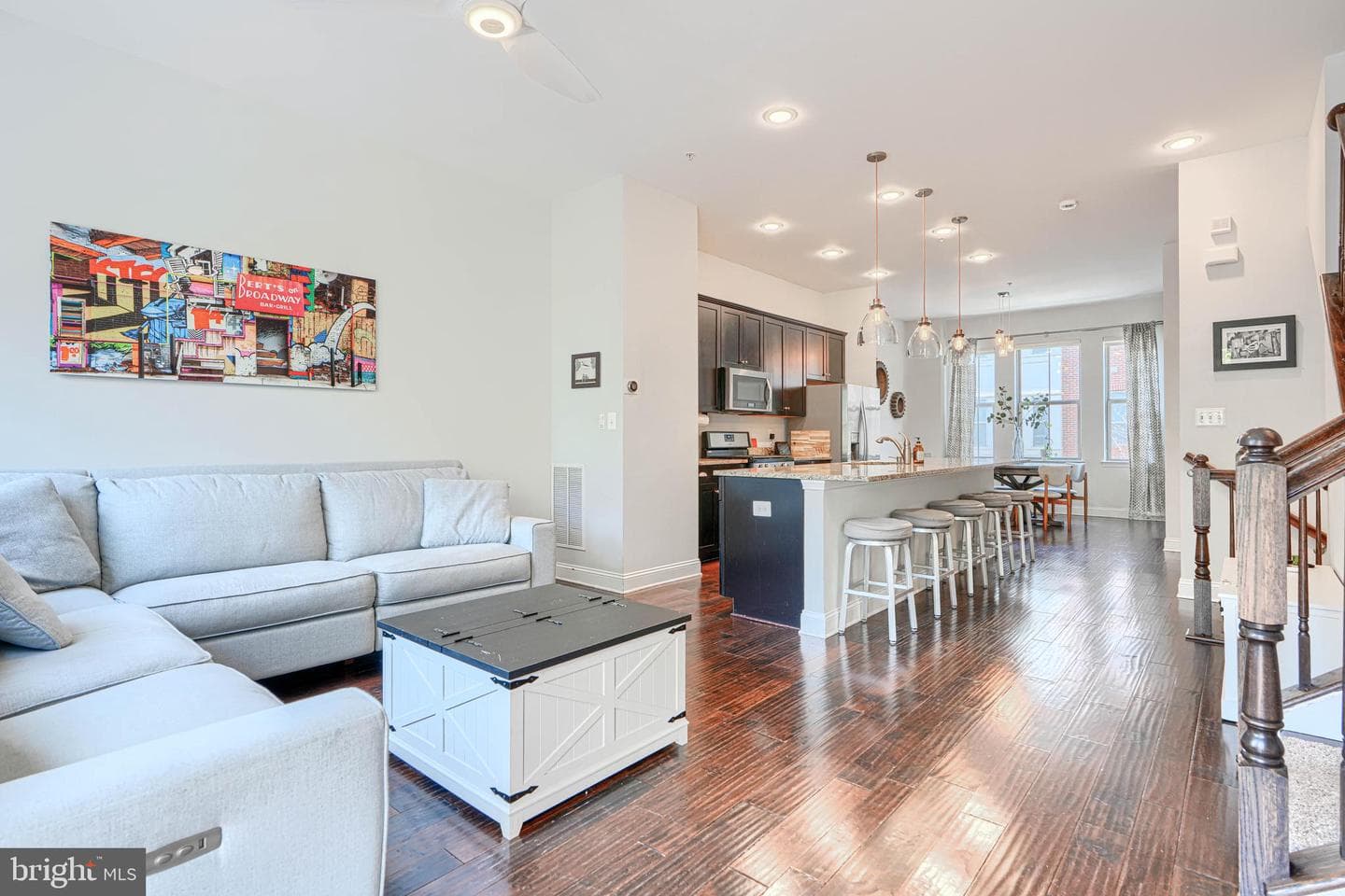 1309 Benjamin Street photo 14