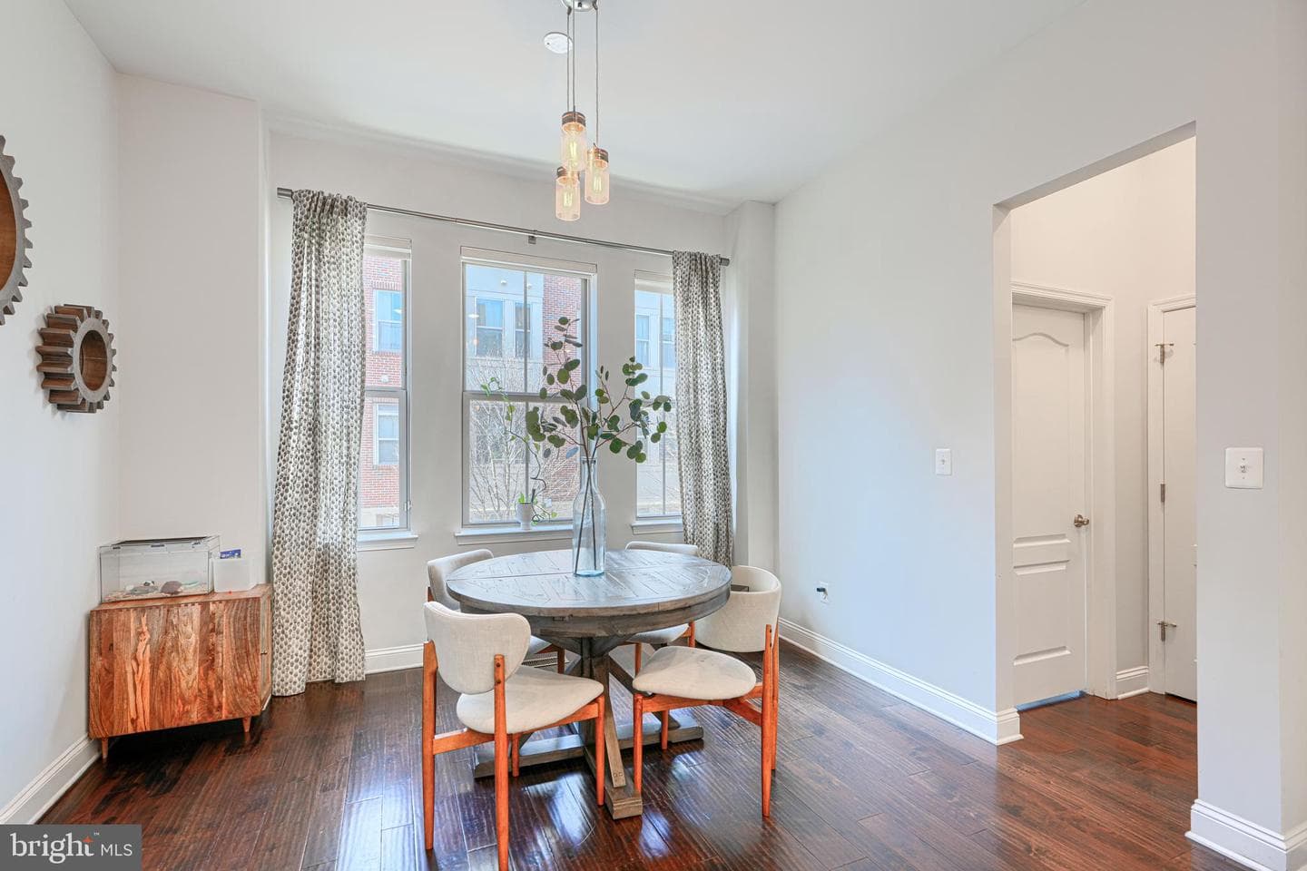 1309 Benjamin Street photo 20