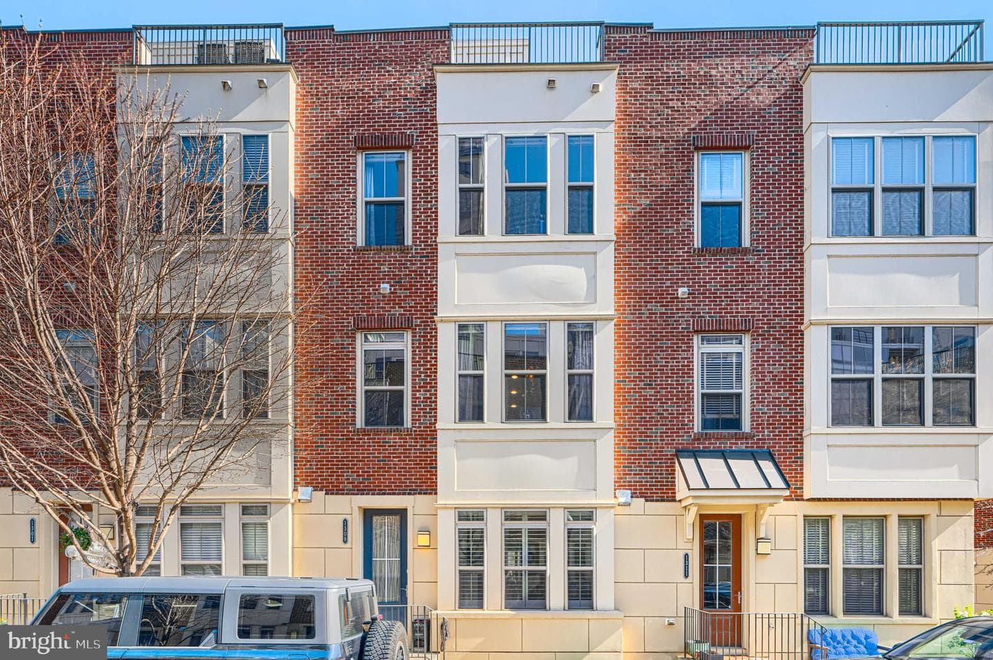 1309 Benjamin Street photo 4