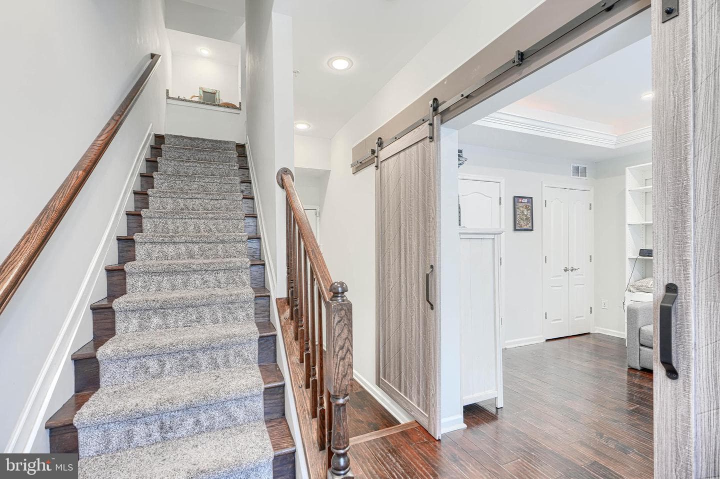 1309 Benjamin Street photo 5