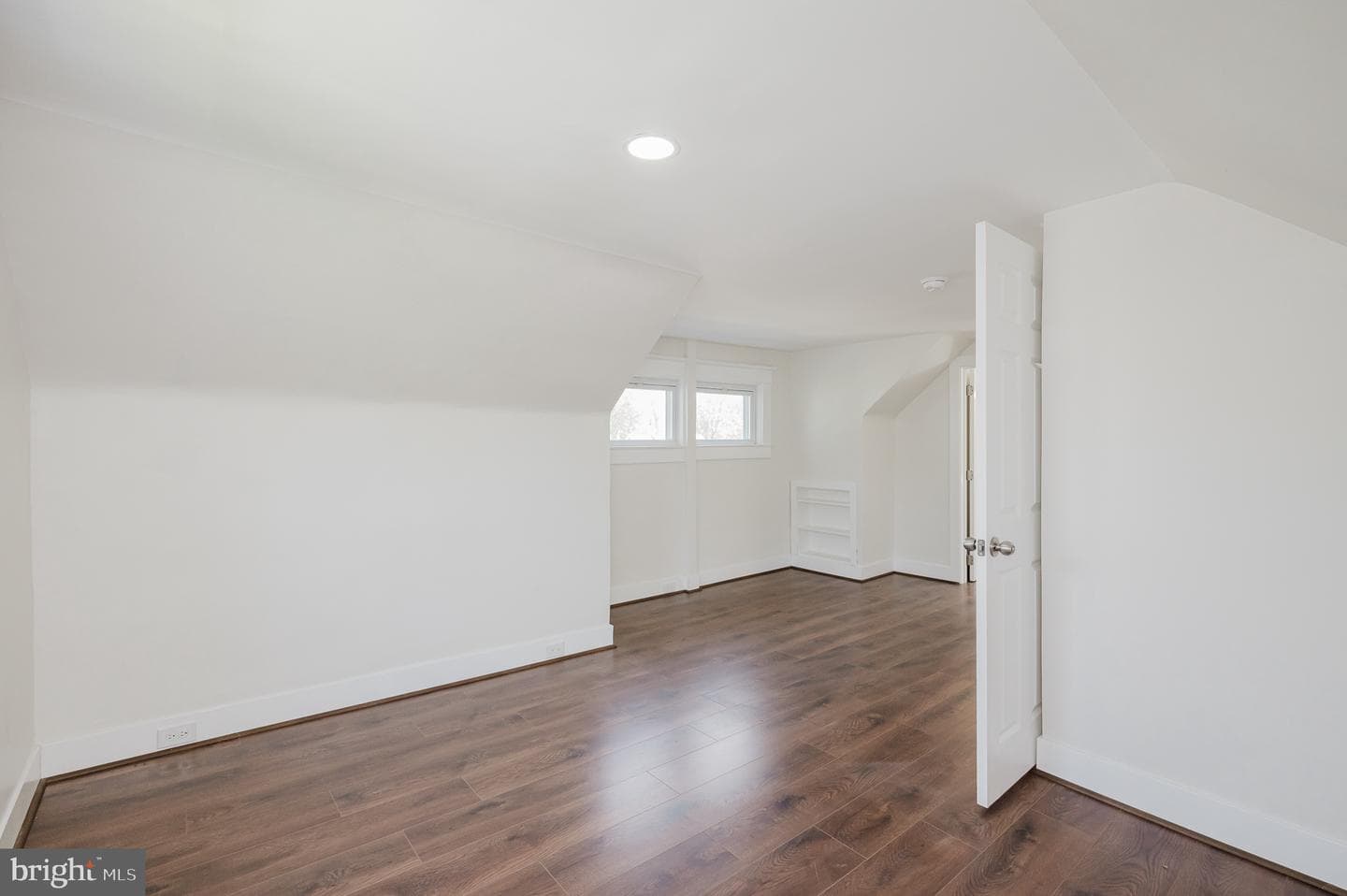 2906 Oak Hill Avenue photo 31