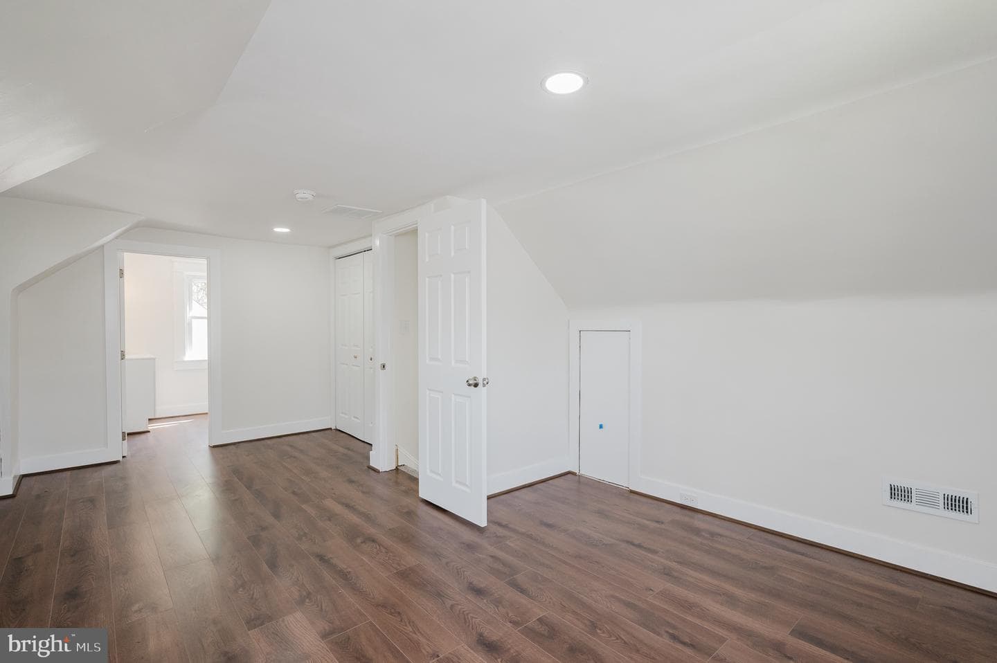 2906 Oak Hill Avenue photo 34
