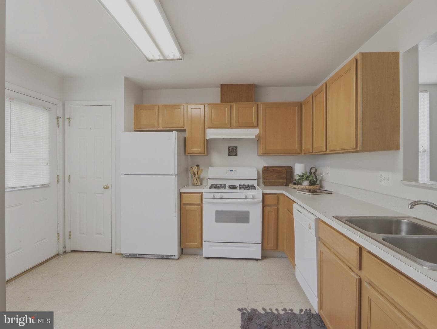 907 Myrtle Avenue photo 14