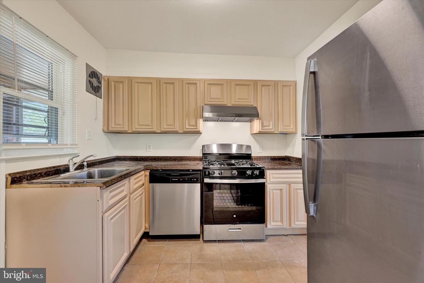 4500 Norfolk Avenue photo 10
