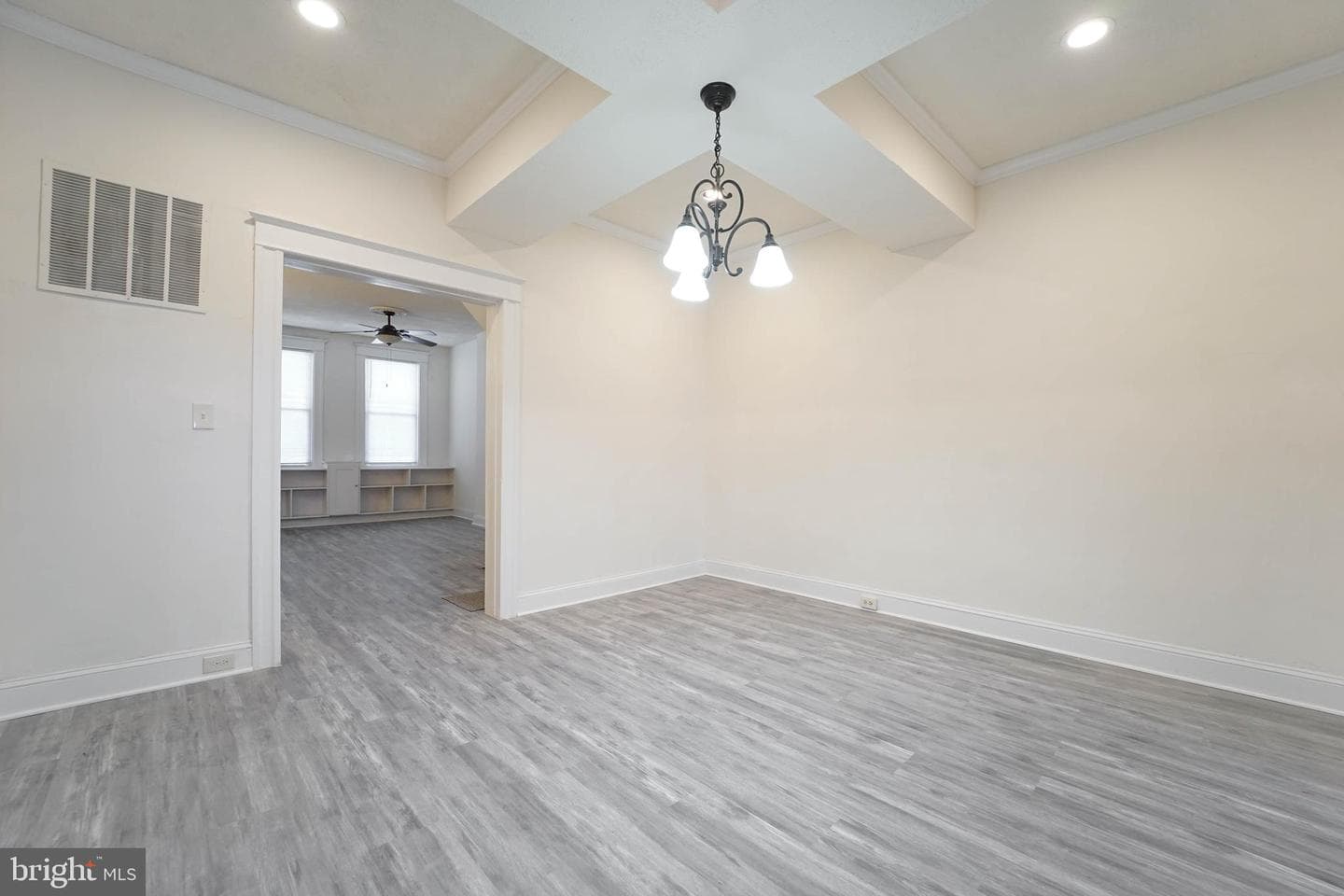 2749 Riggs Avenue photo 12
