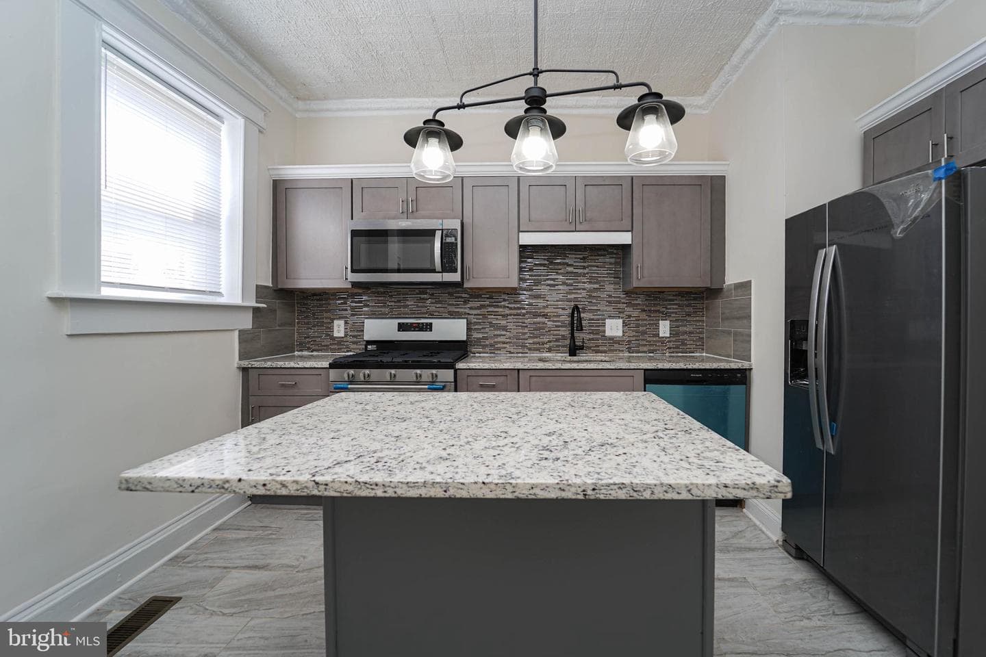 2749 Riggs Avenue photo 17