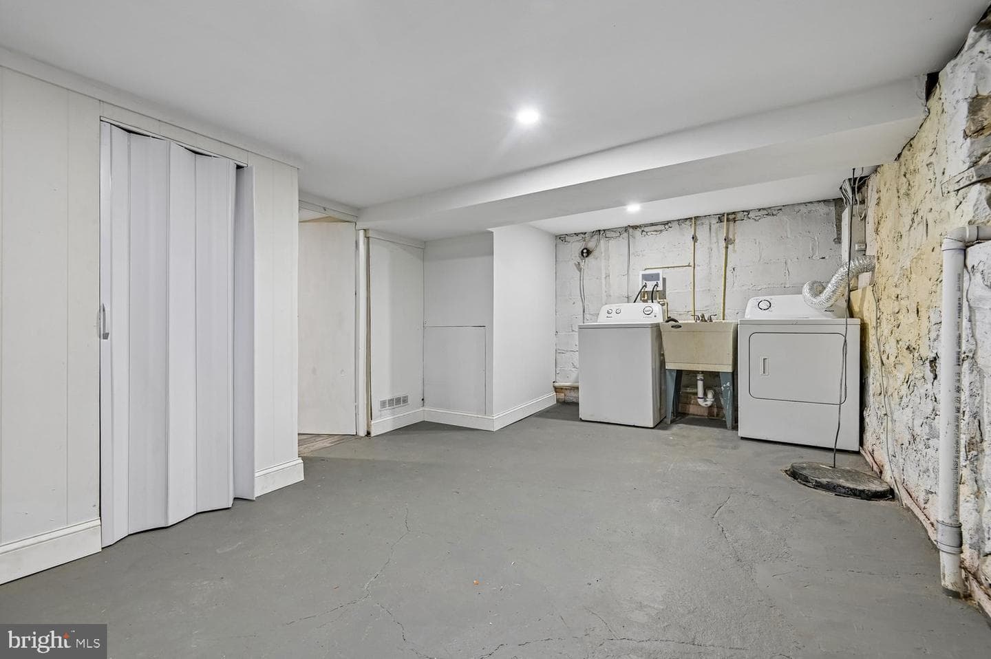 5105 Chalgrove Avenue photo 18