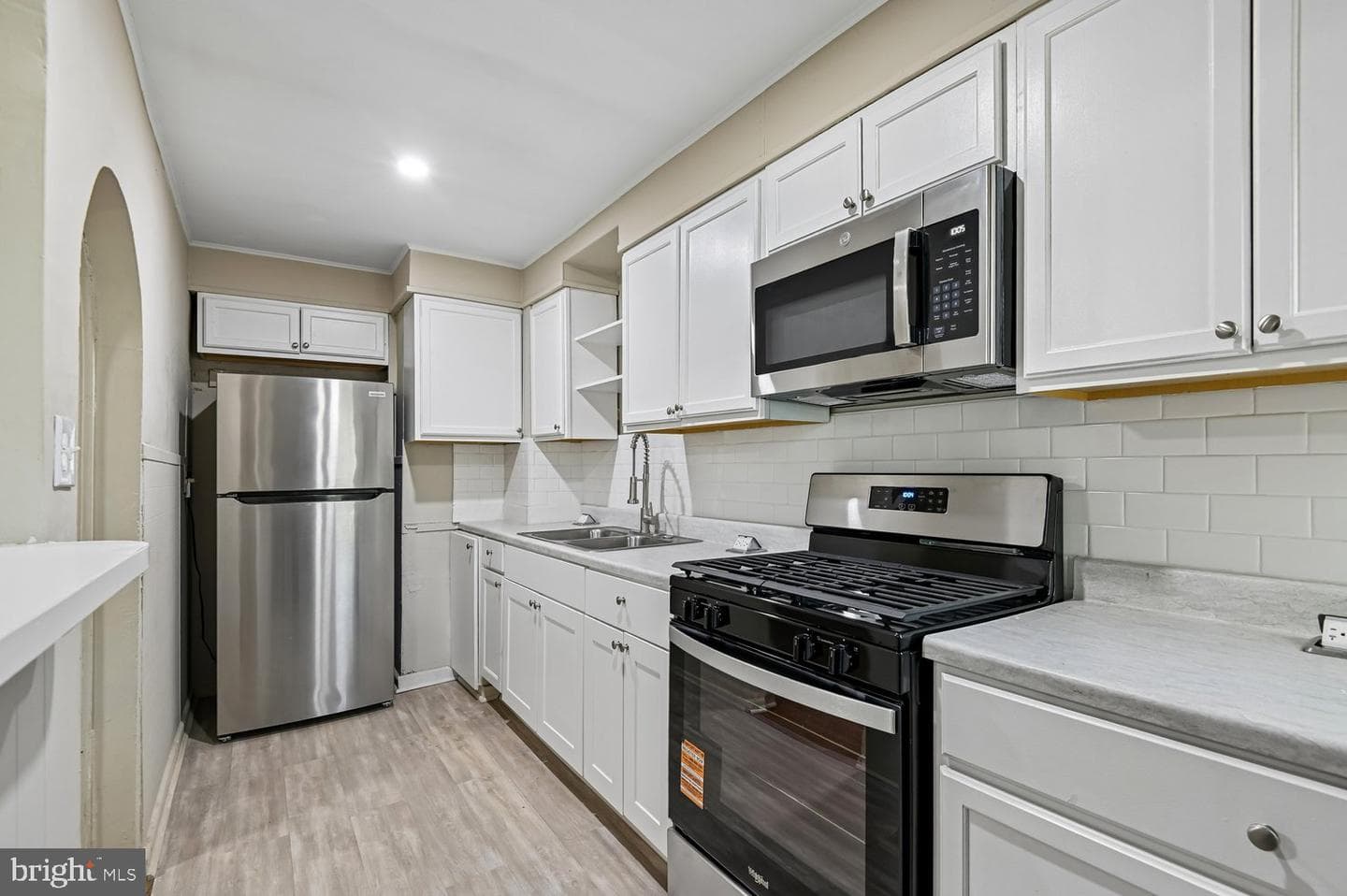 5105 Chalgrove Avenue photo 8