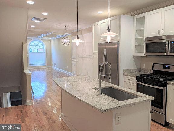 331 S East Avenue photo 4