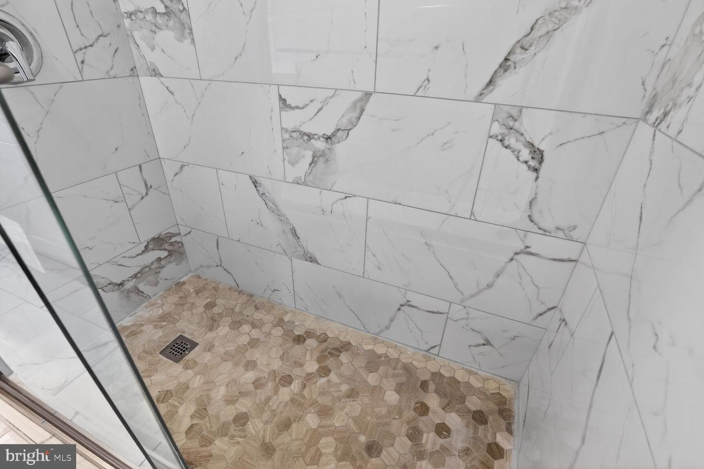2583 W Fayette Street photo 13
