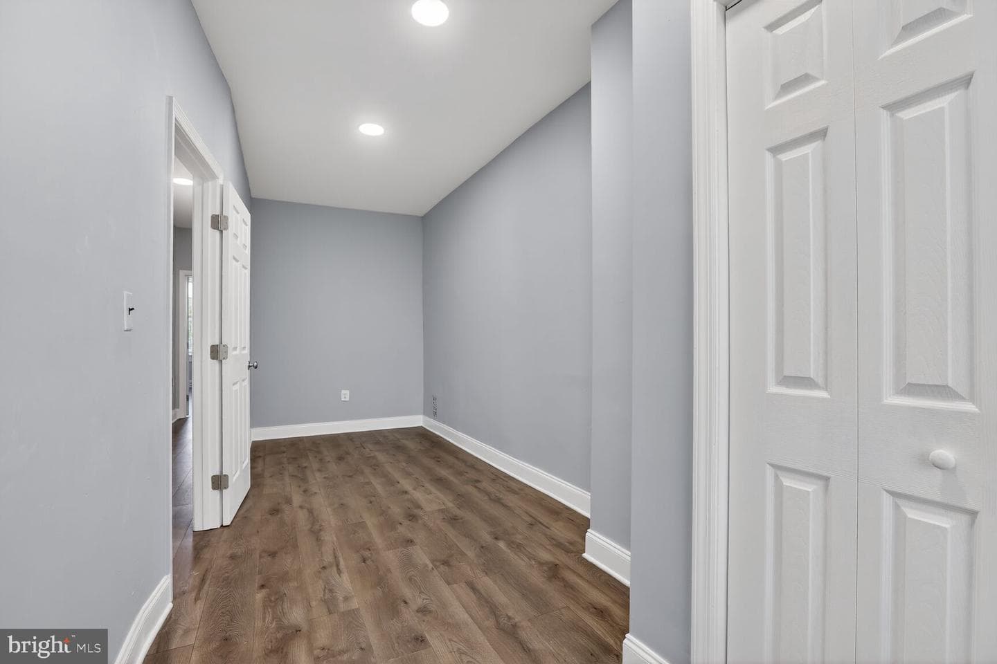 2583 W Fayette Street photo 15