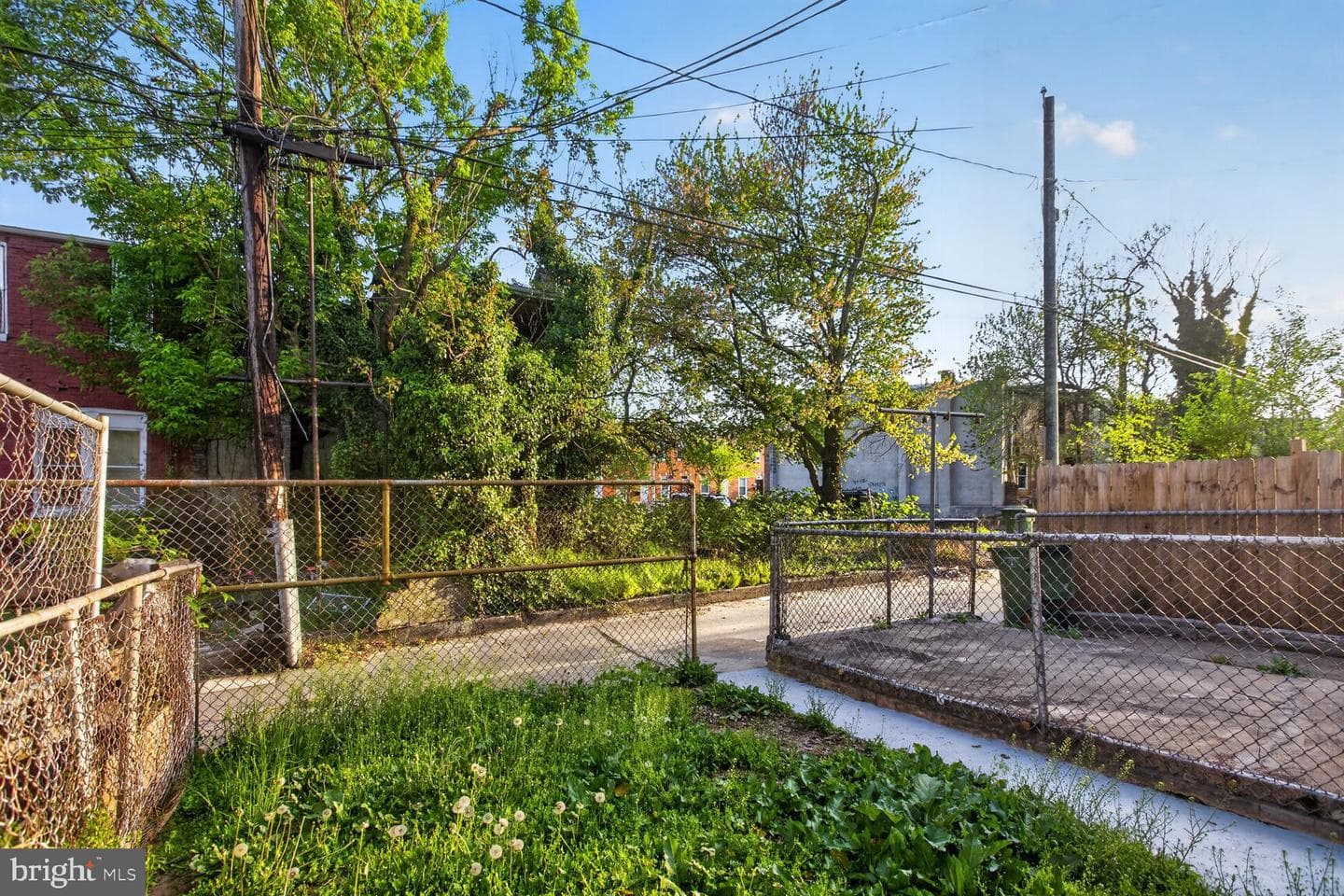 2583 W Fayette Street photo 20