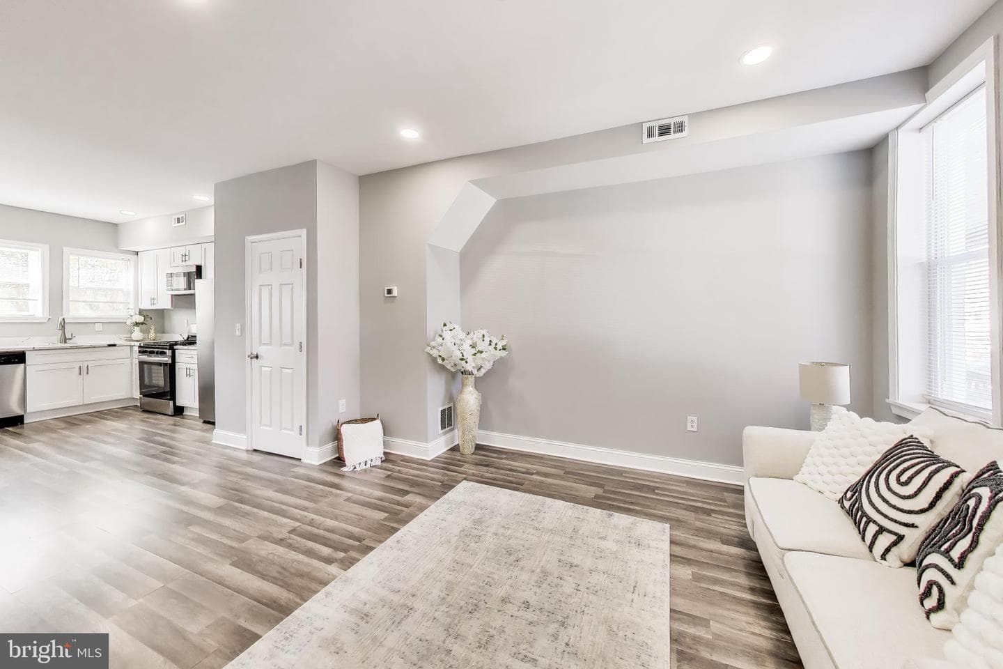 2807 Waldorf Avenue photo 10