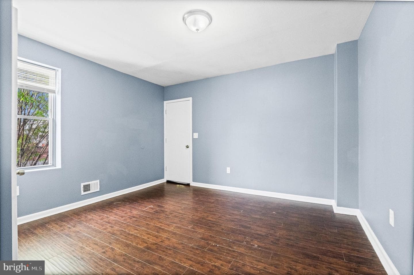 447 N Linwood Avenue photo 25