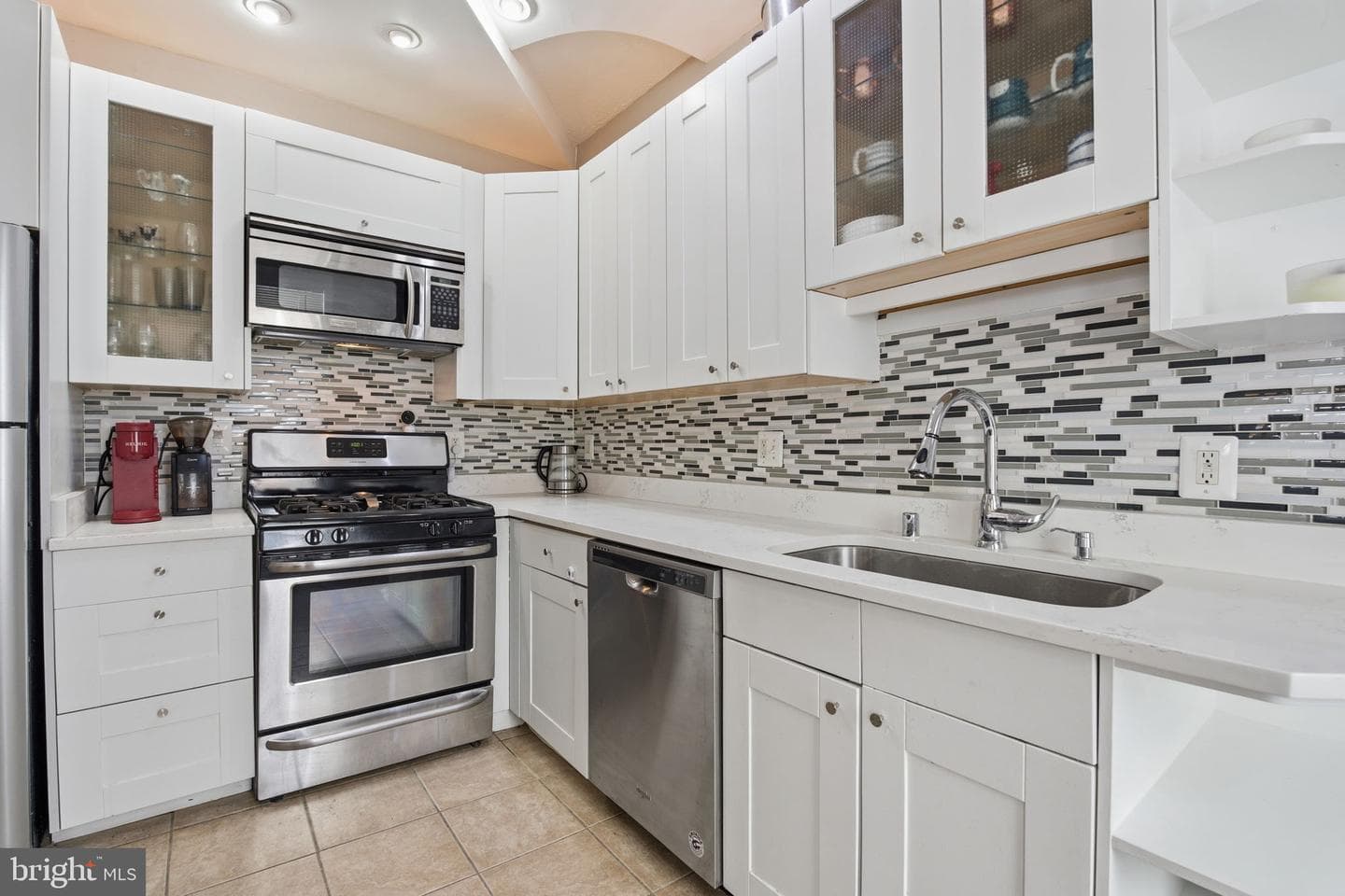 116 W Clement Street photo 13