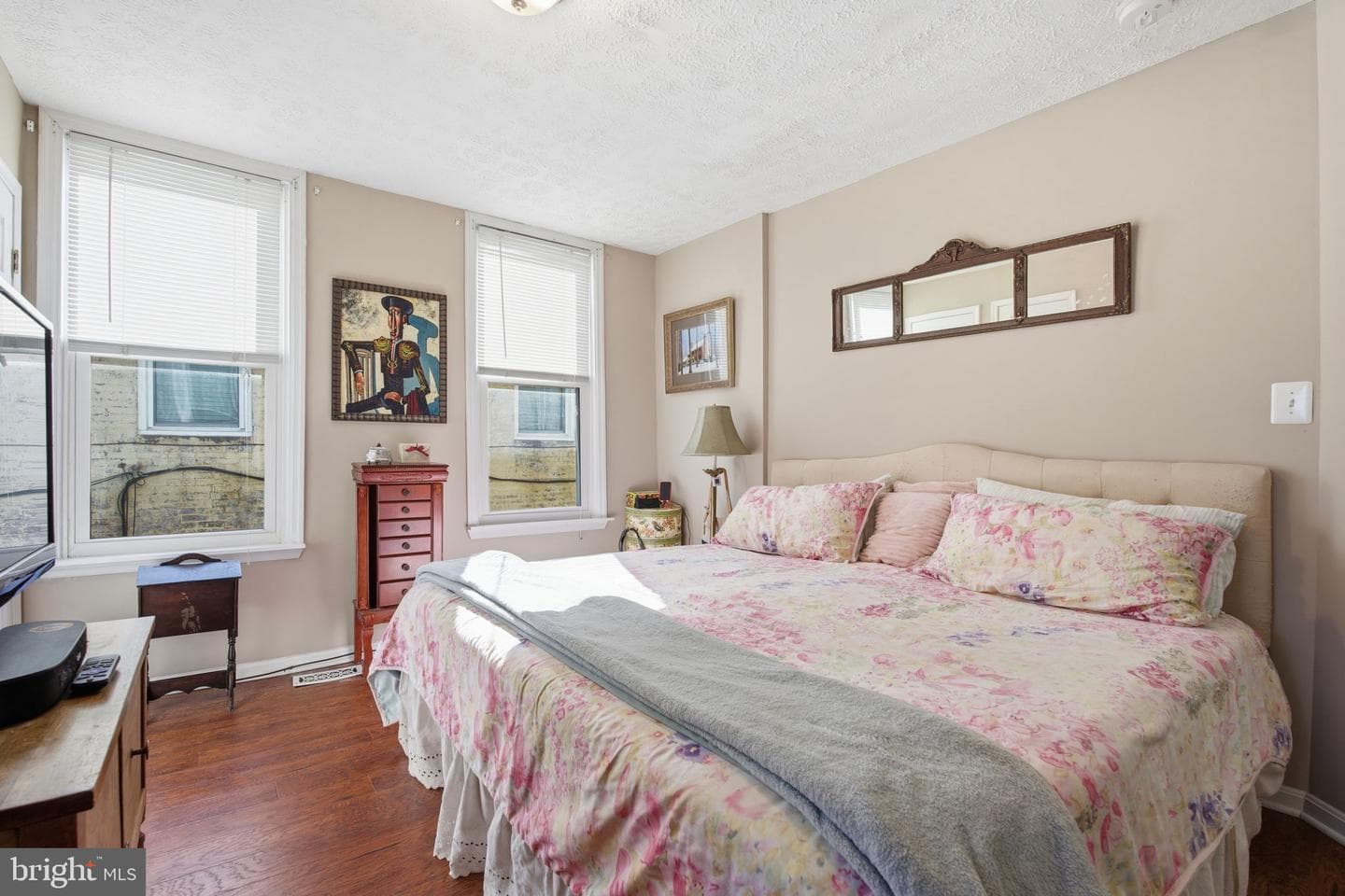 116 W Clement Street photo 17