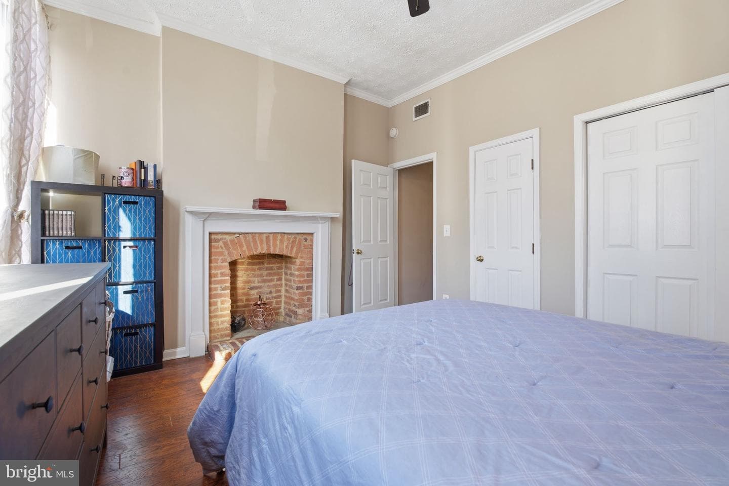116 W Clement Street photo 27