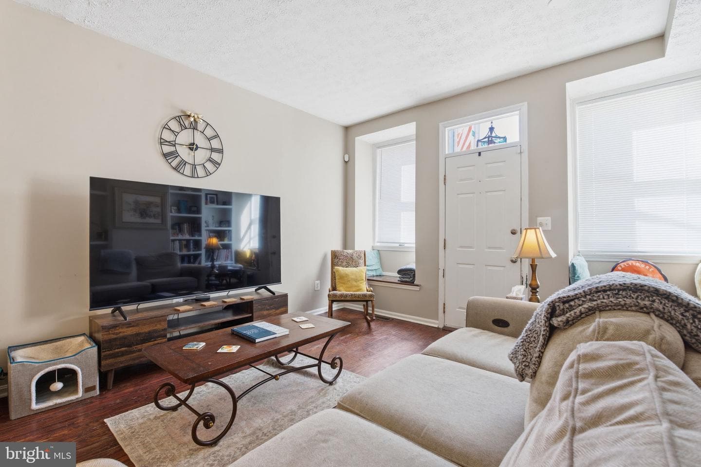 116 W Clement Street photo 3
