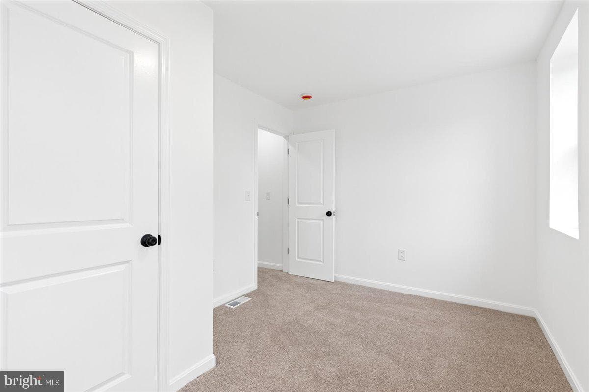 822 E North Avenue photo 34