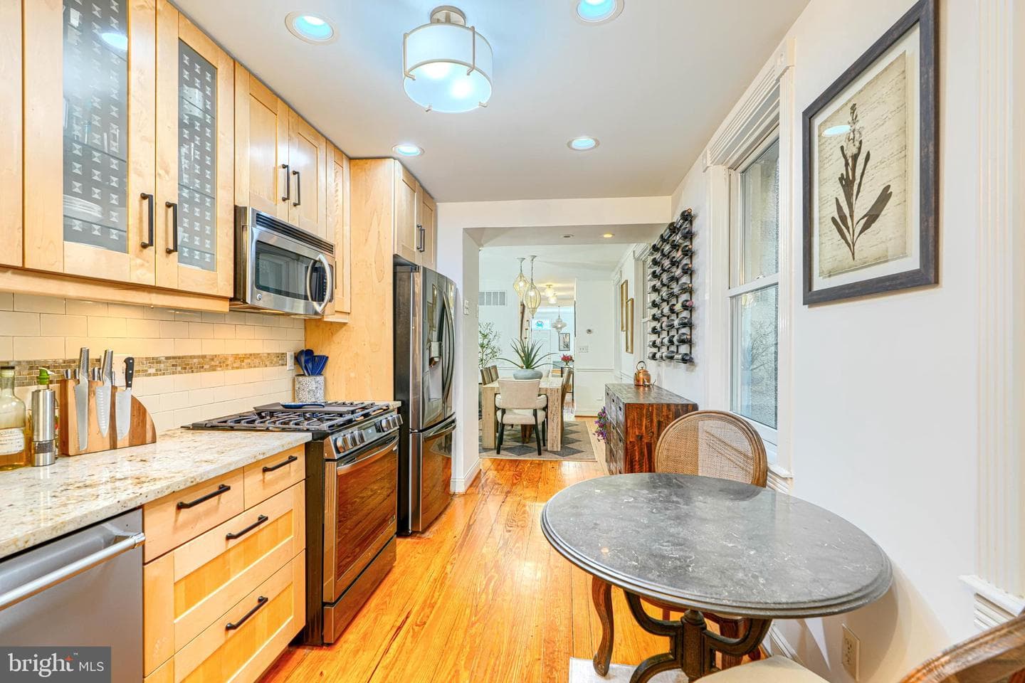 811 William Street photo 14