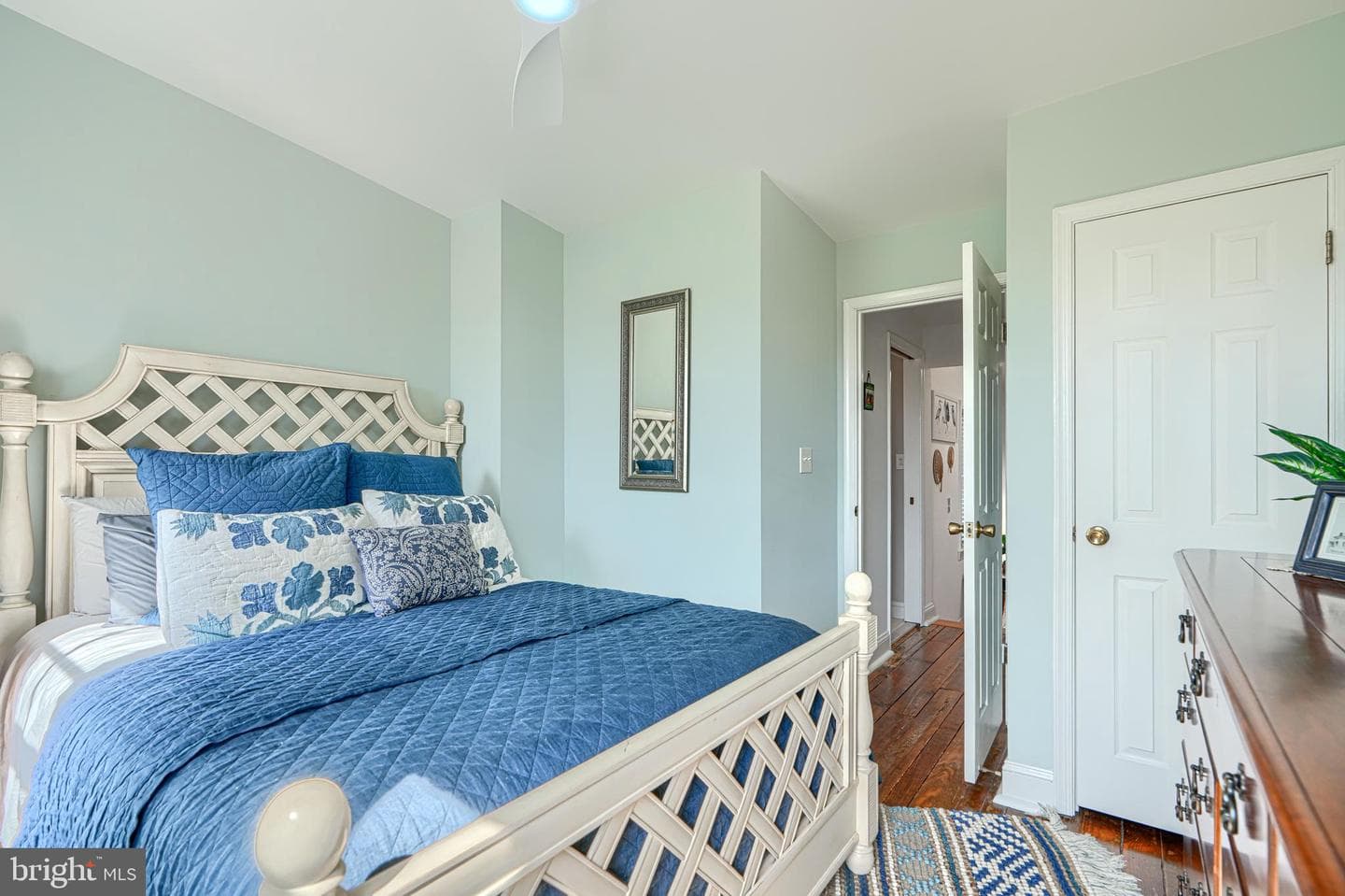 811 William Street photo 30