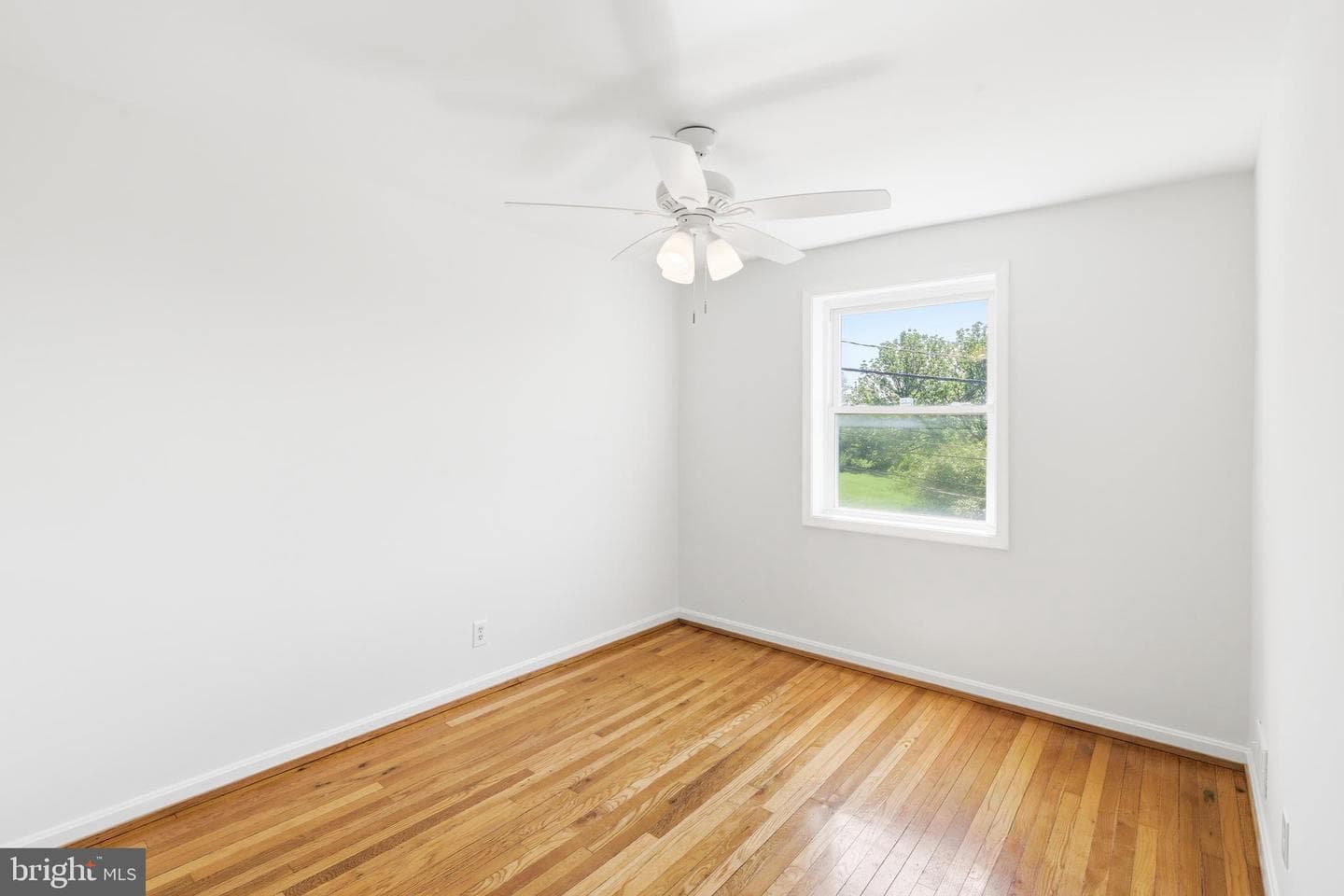 1421 W 41st Street W photo 16